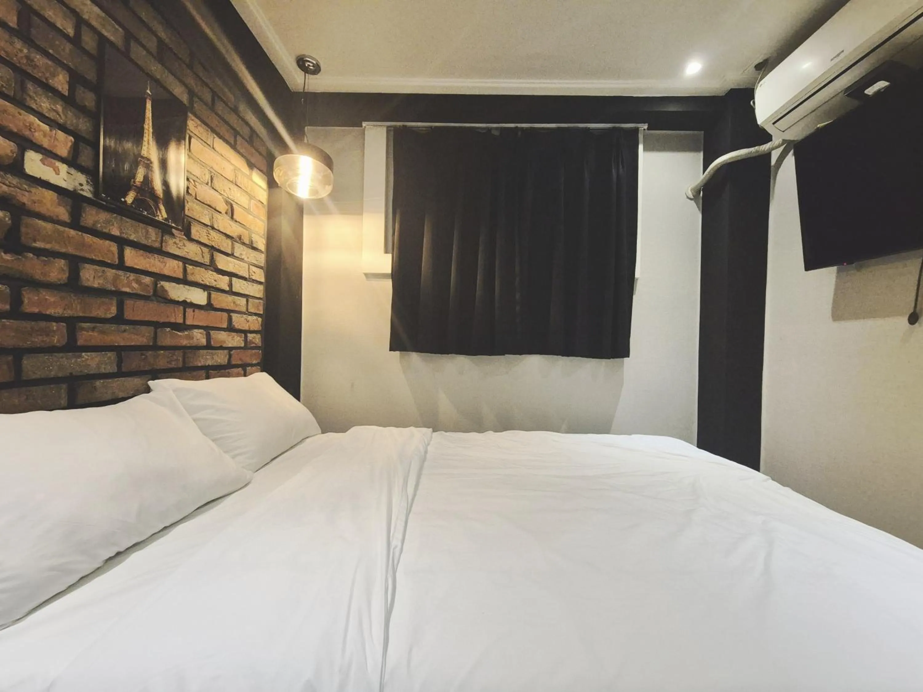 Photo of the whole room, Bed in AnOn Hostel Seongsu-Konkuk