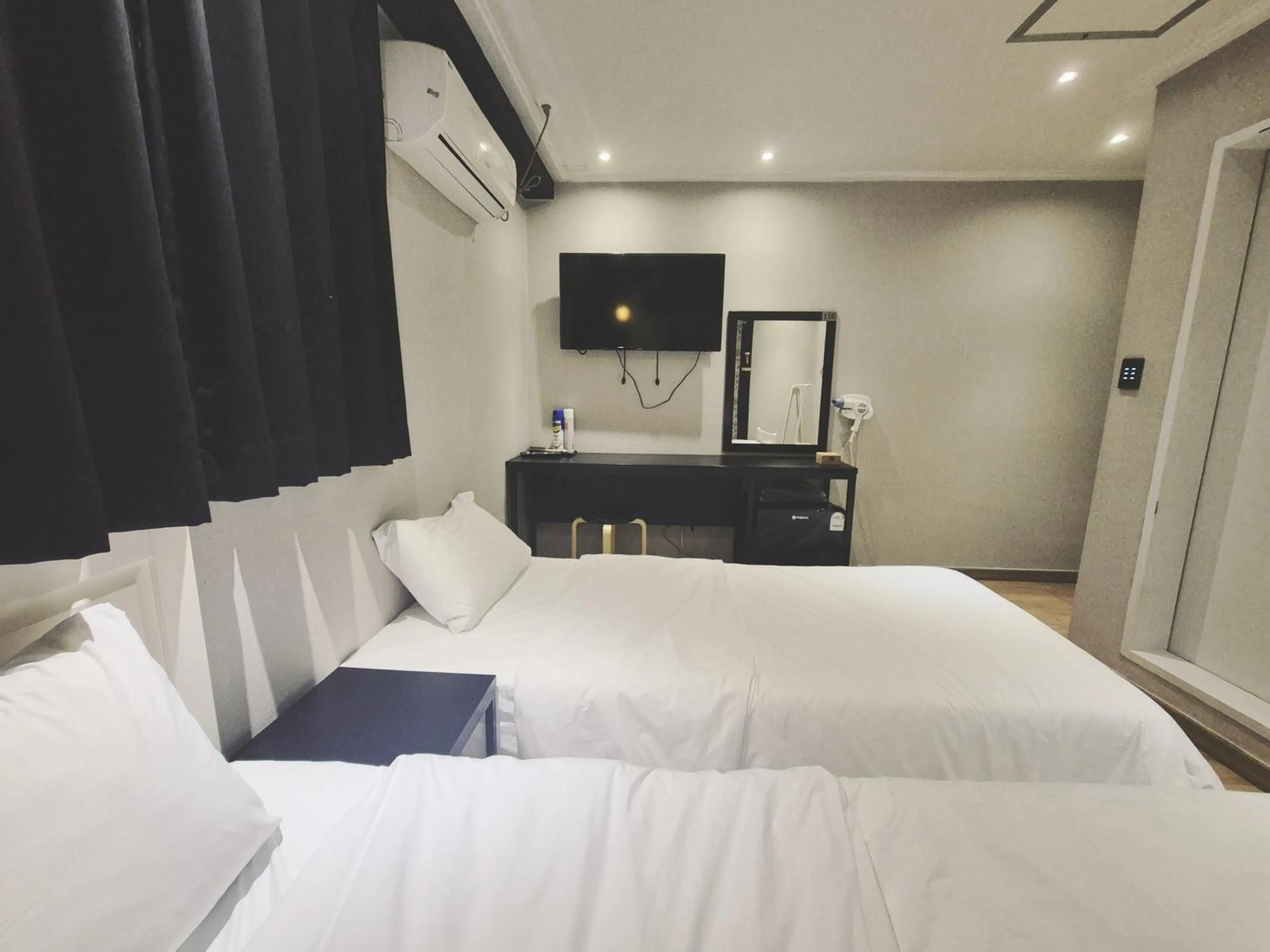 Photo of the whole room, Bed in AnOn Hostel Seongsu-Konkuk