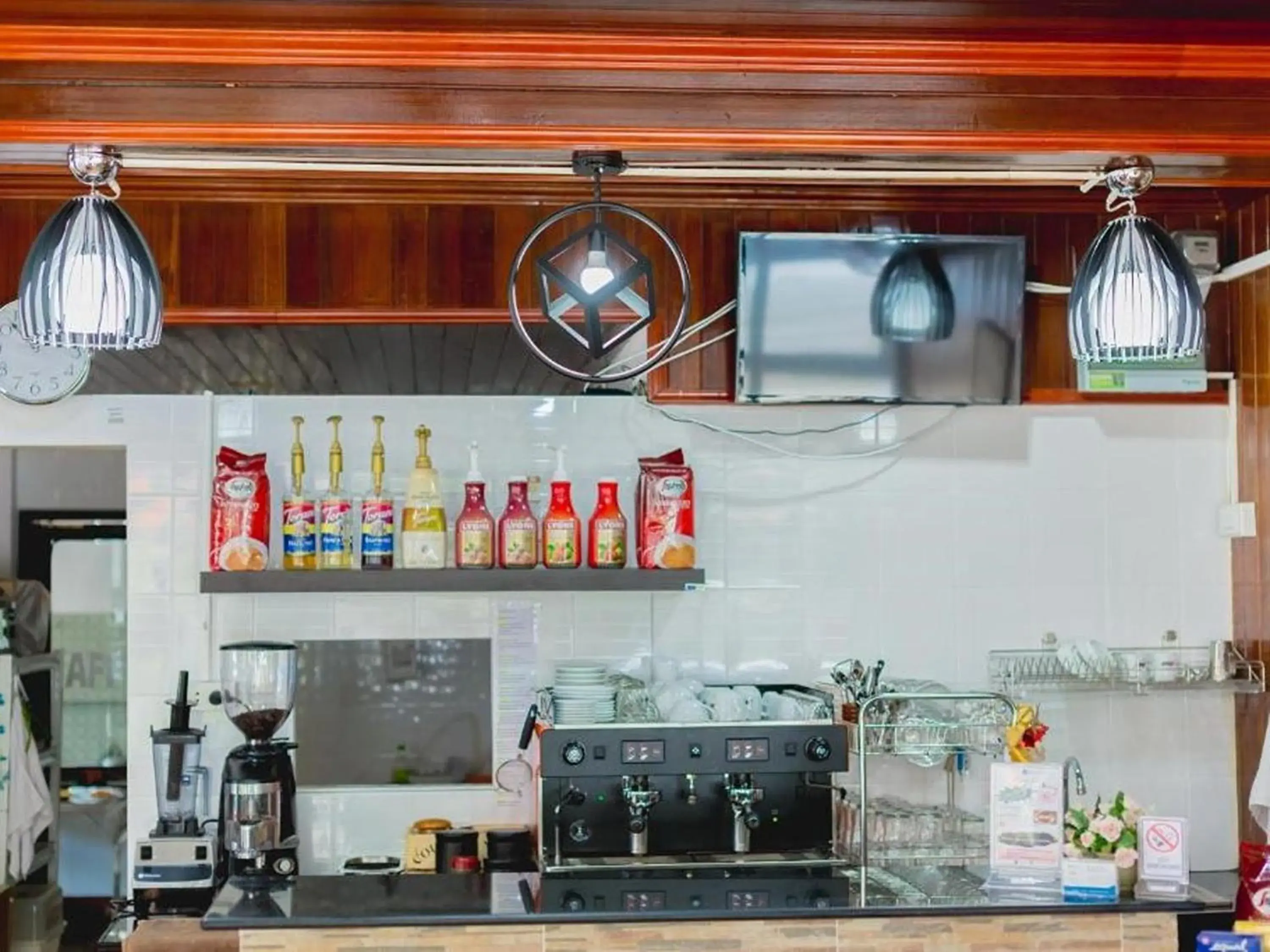 Property building in Rabbit Mansion Patong Hotel Property building in Rabbit Mansion Patong Hotel