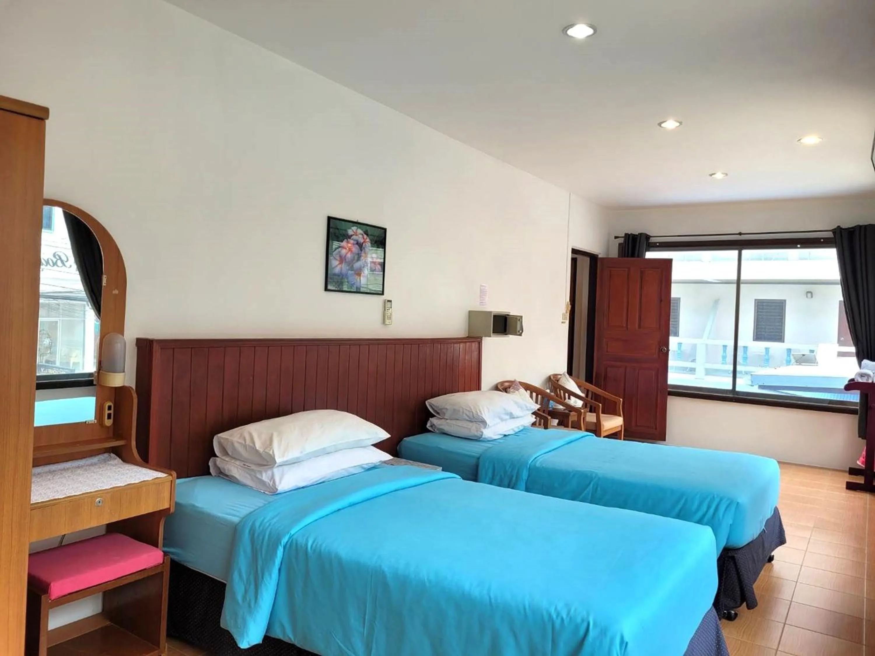 Photo of the whole room, Bed in Rabbit Mansion Patong Hotel