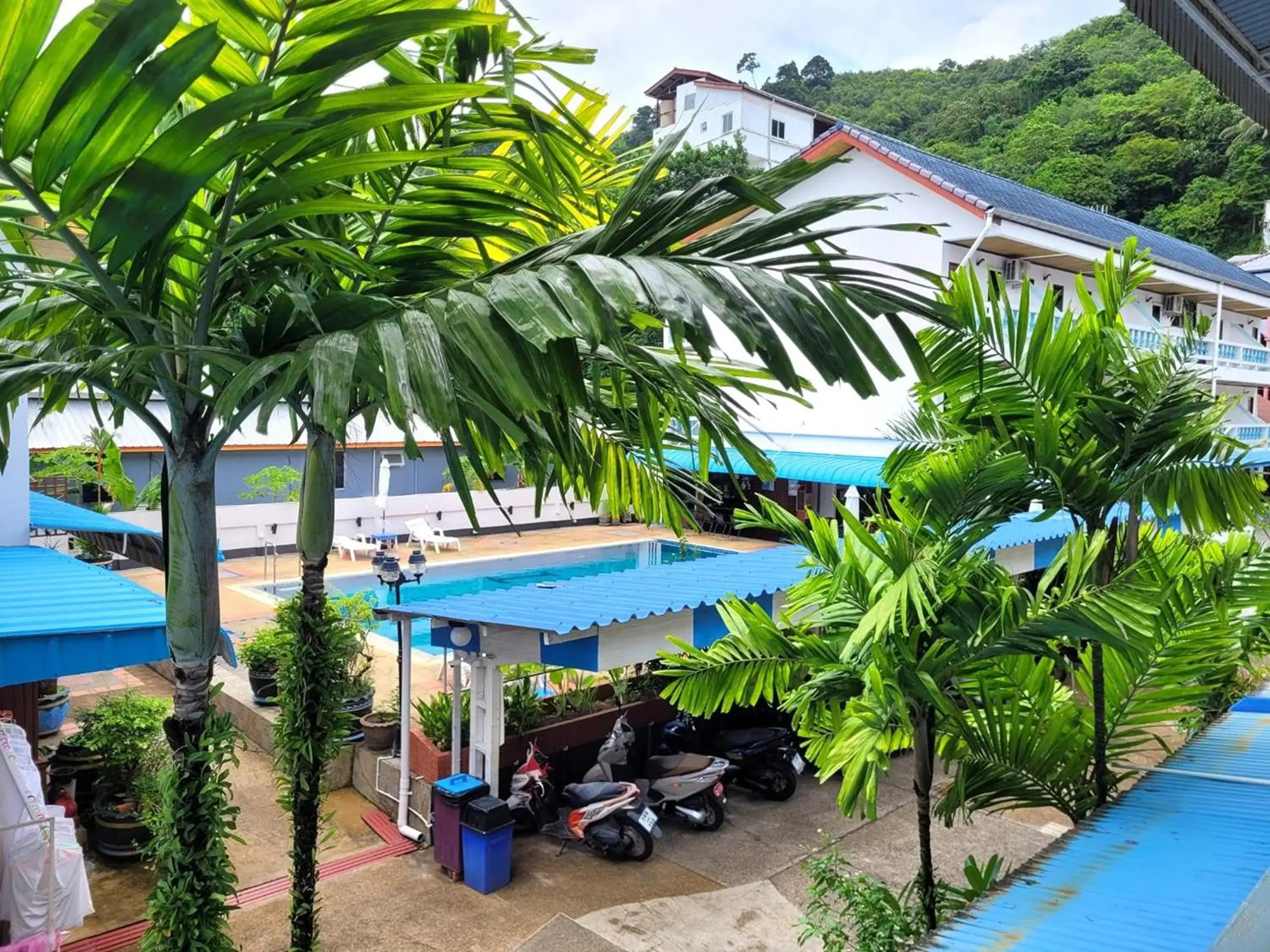 Property building in Rabbit Mansion Patong Hotel Property building in Rabbit Mansion Patong Hotel