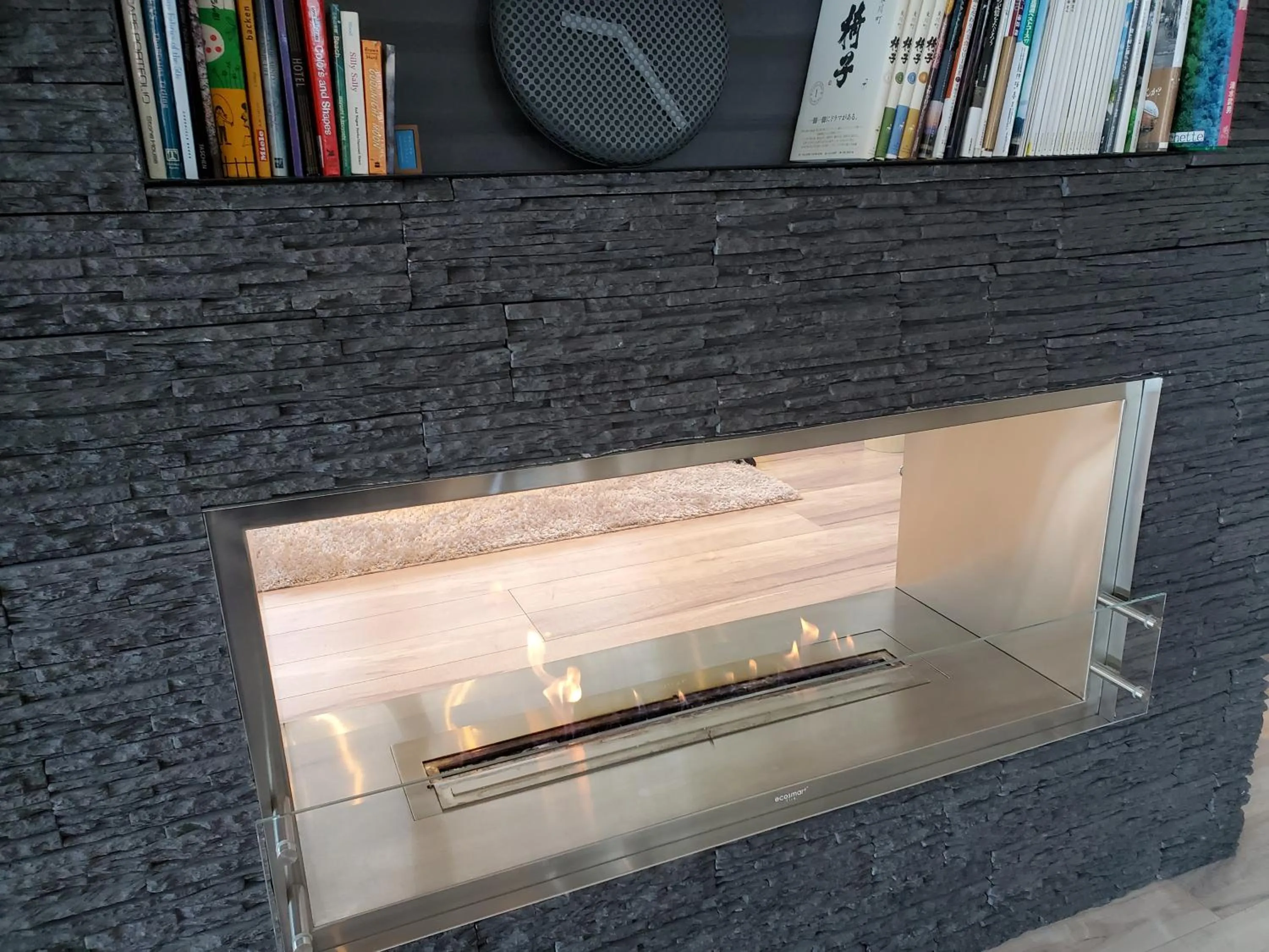 Communal lounge/ TV room in La Cachette