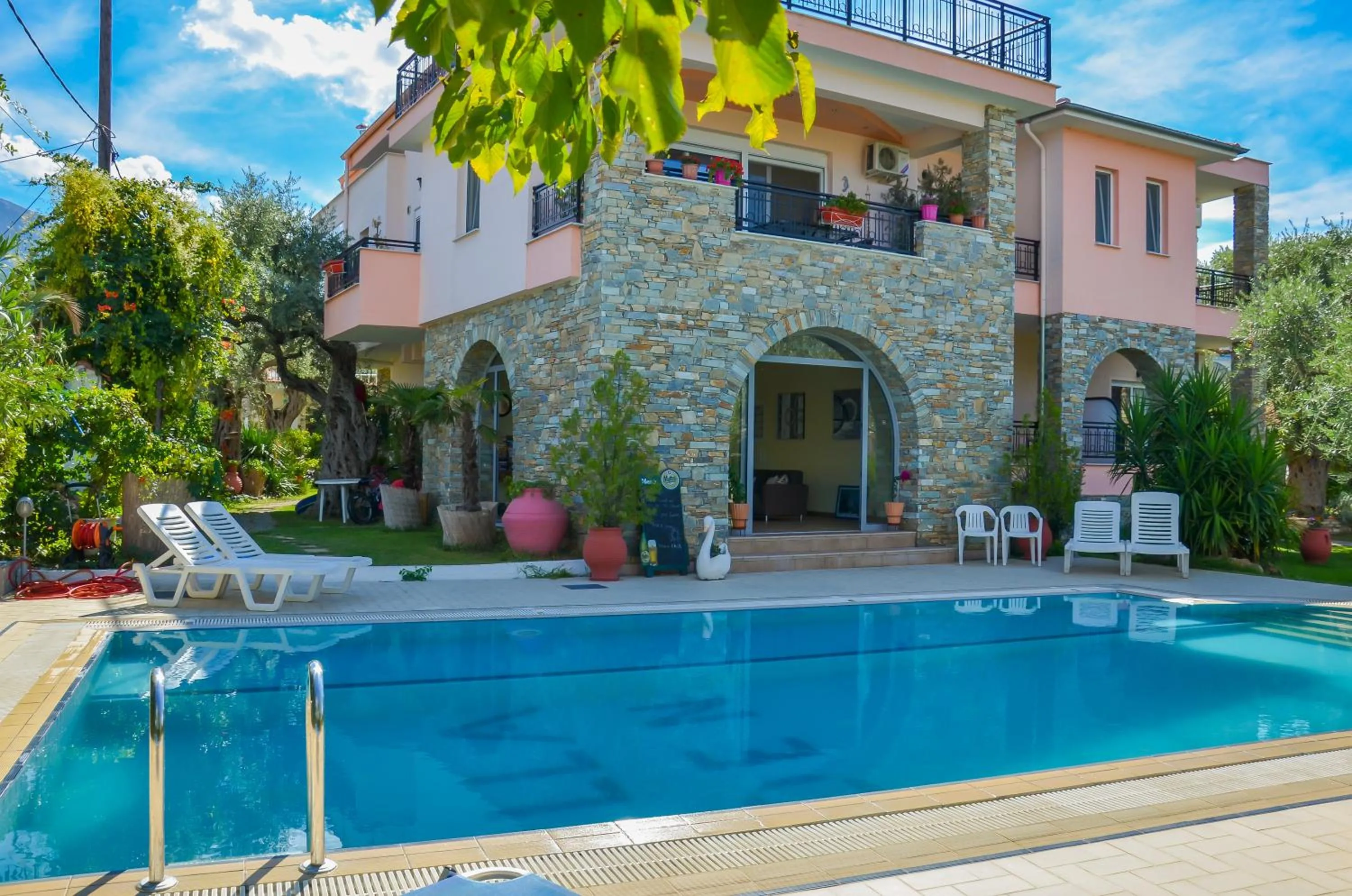  in Villa Eden