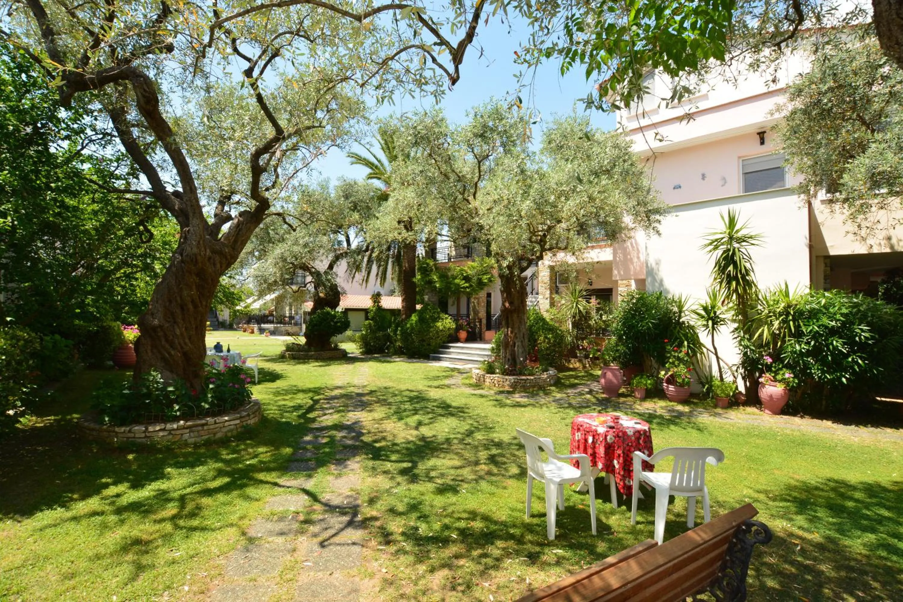 Property building in Villa Eden