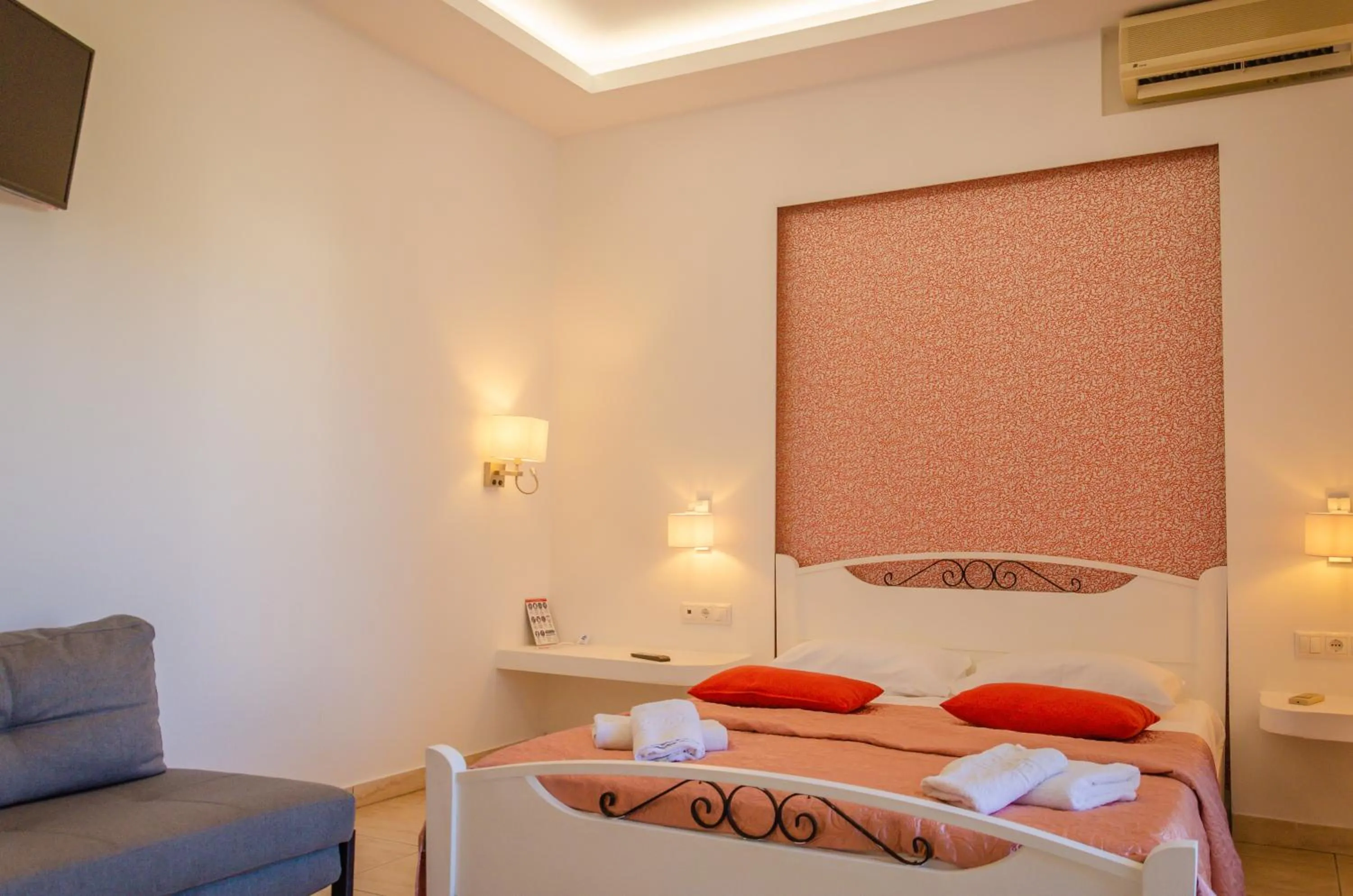 Photo of the whole room, Bed in Villa Eden