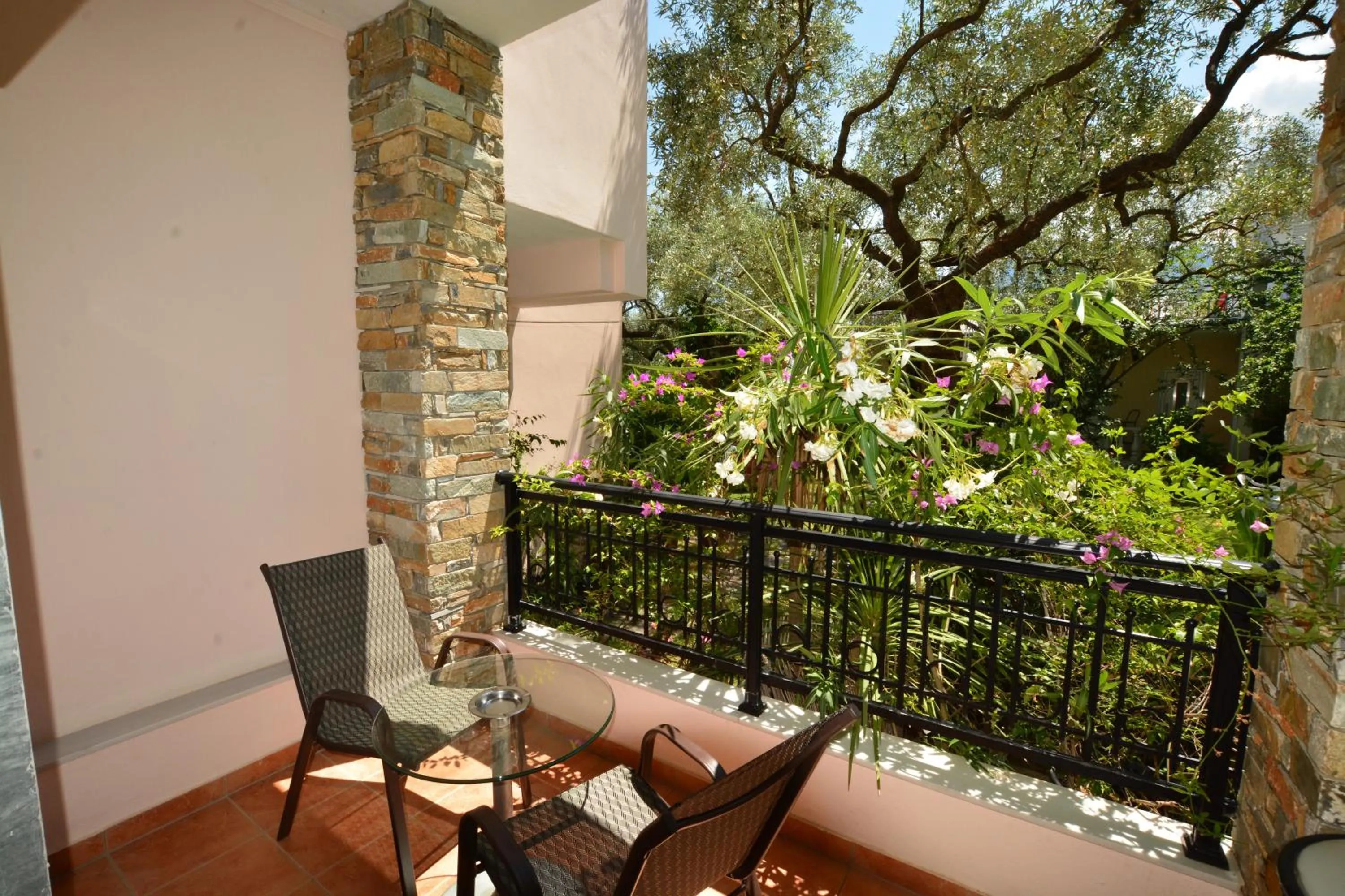 Balcony/Terrace in Villa Eden