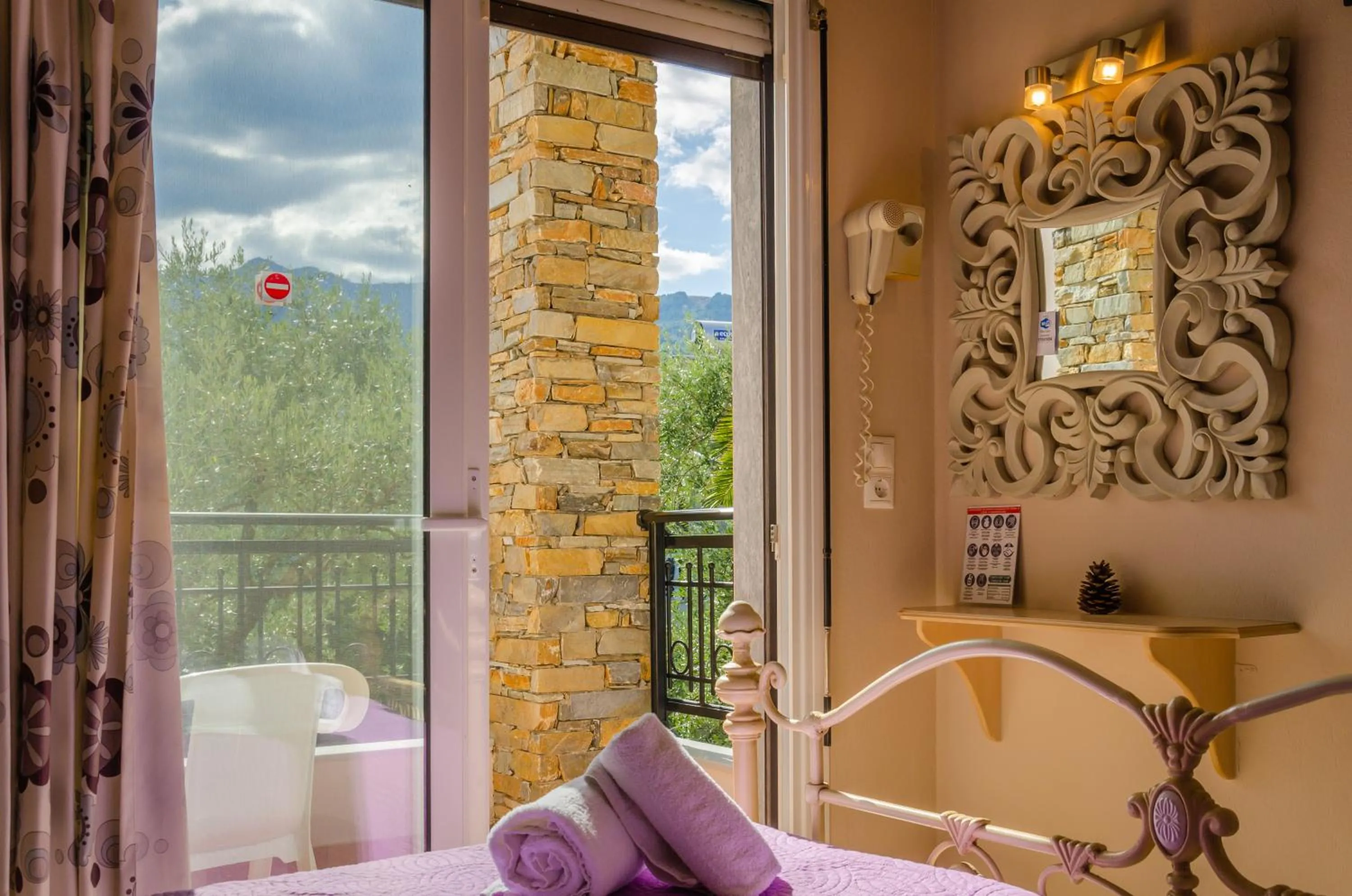 Photo of the whole room, Bed in Villa Eden