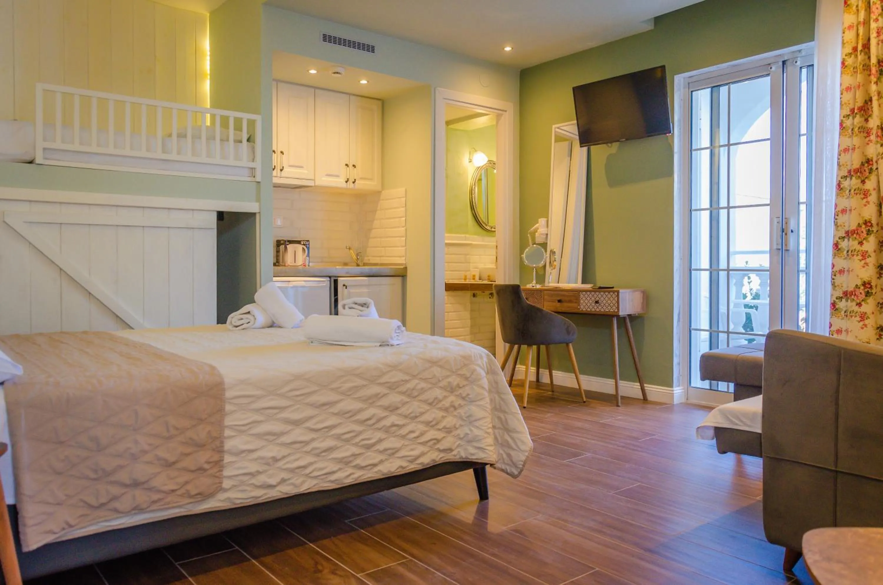 Photo of the whole room, Bed in Villa Eden