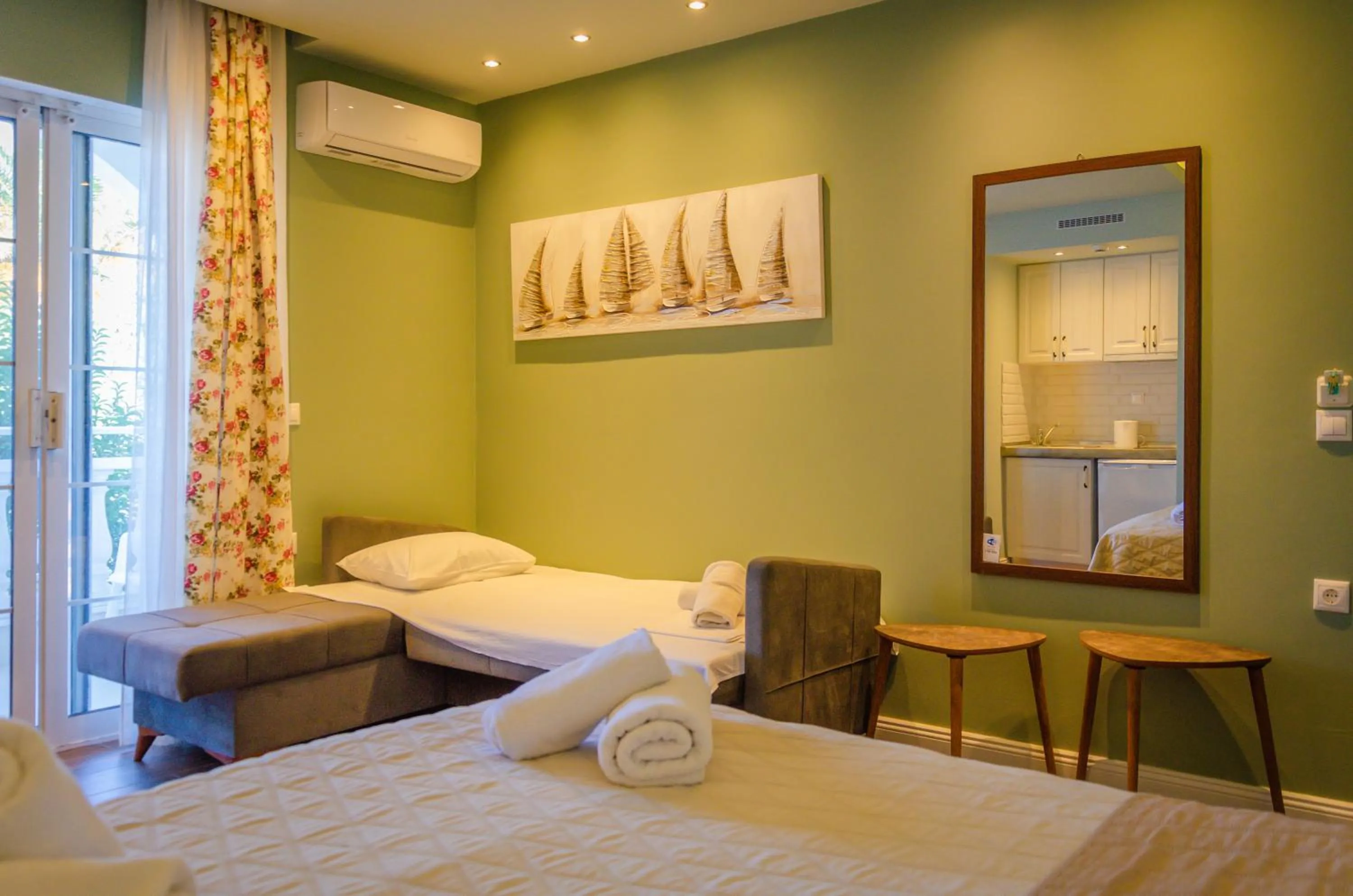 Photo of the whole room, Bed in Villa Eden