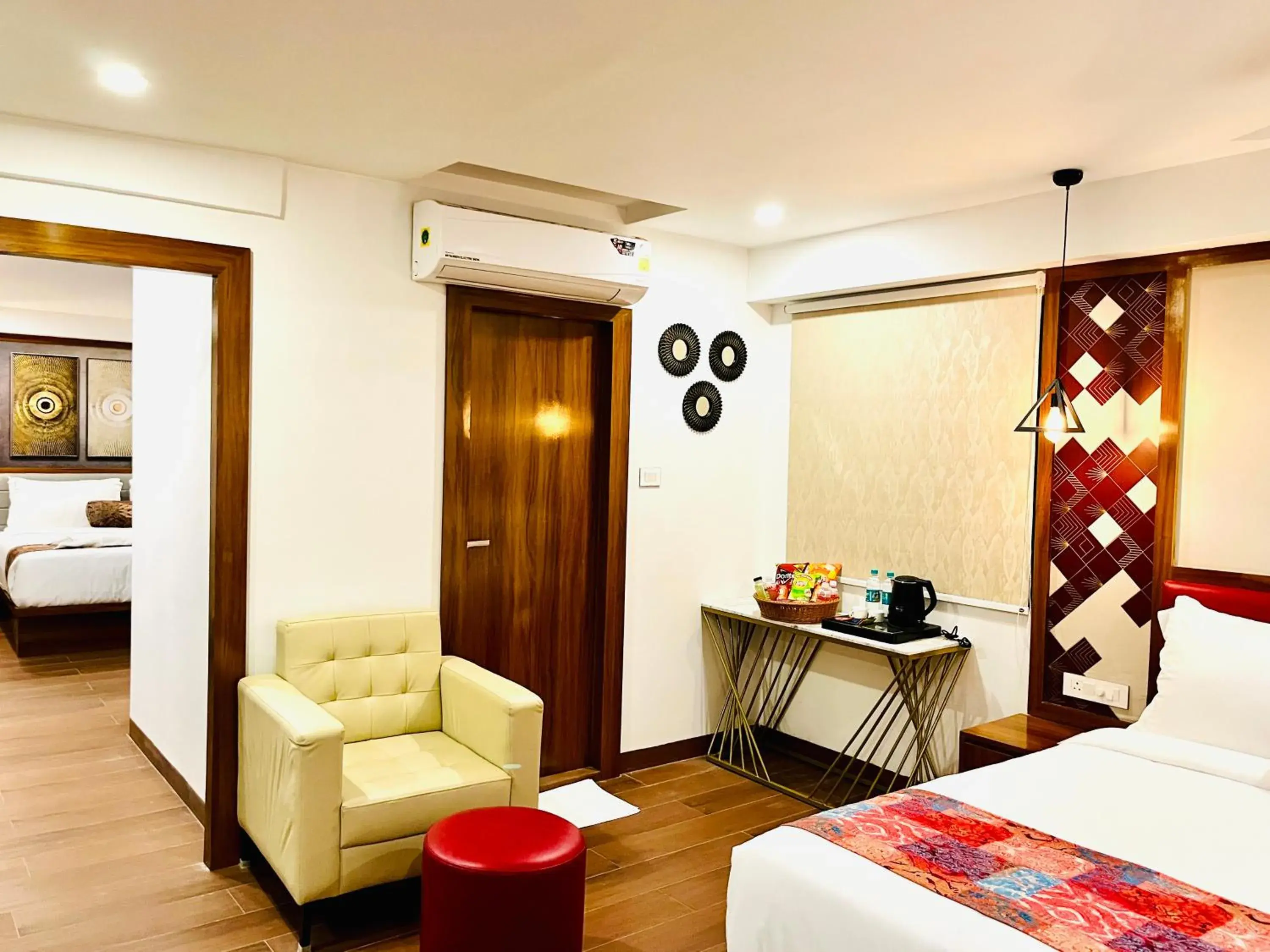 Presidential Suite - single occupancy in HOTEL SIGNATURE BANJARA HILLS Hyderabad Presidential Suite - single occupancy in HOTEL SIGNATURE BANJARA HILLS Hyderabad