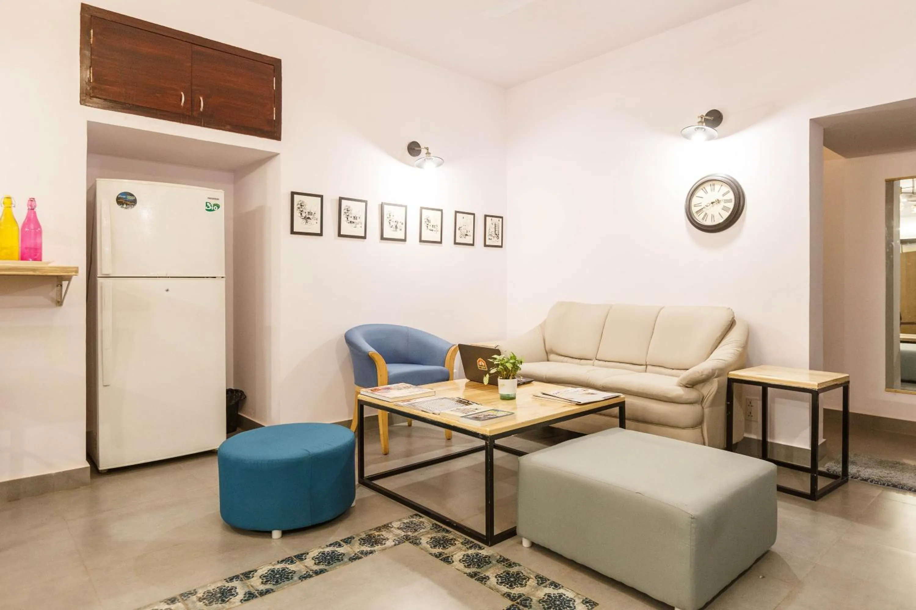 Lobby or reception in Locul Uptown - Near Bangalore Palace Grounds