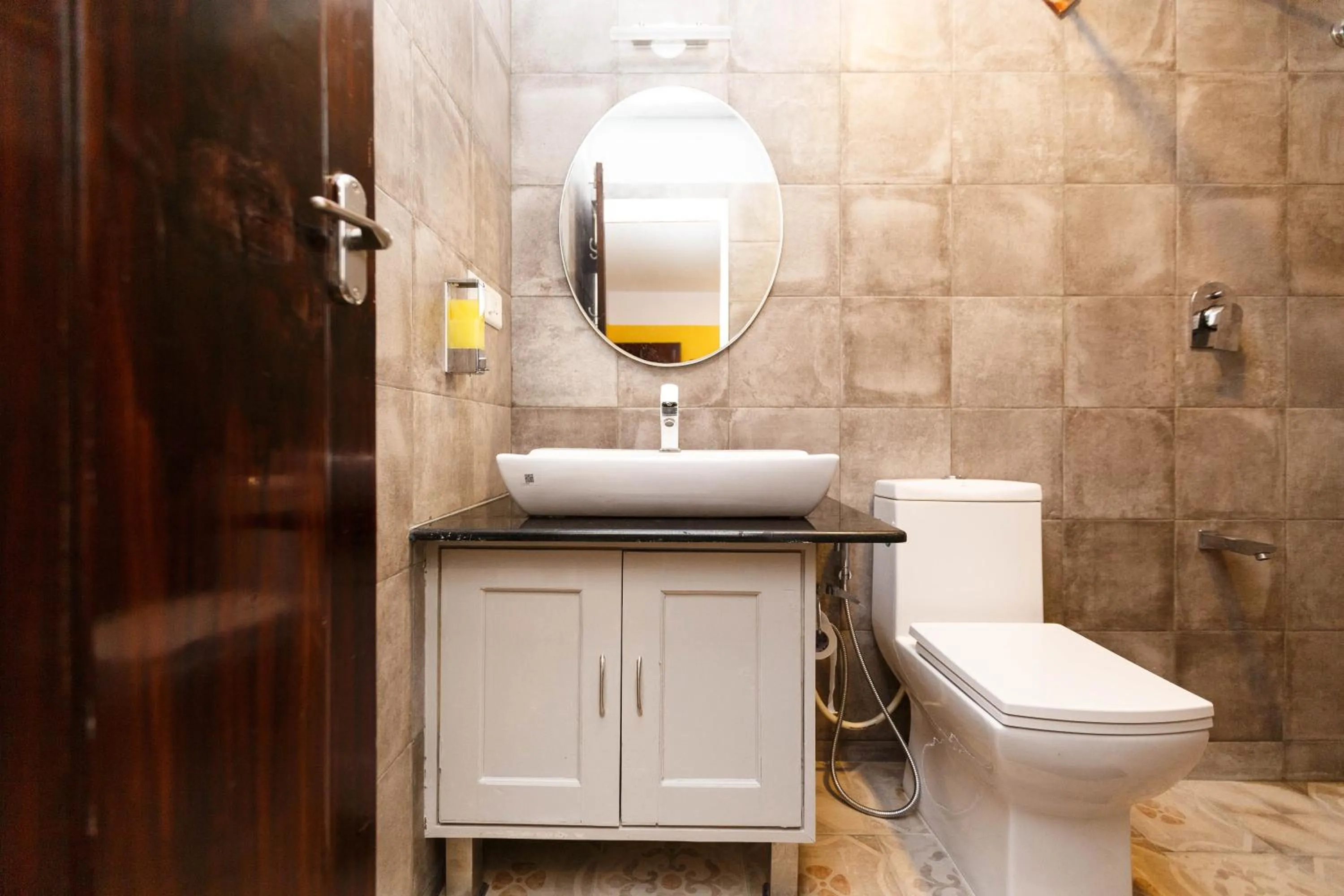 Shower in Locul Uptown - Near Bangalore Palace Grounds