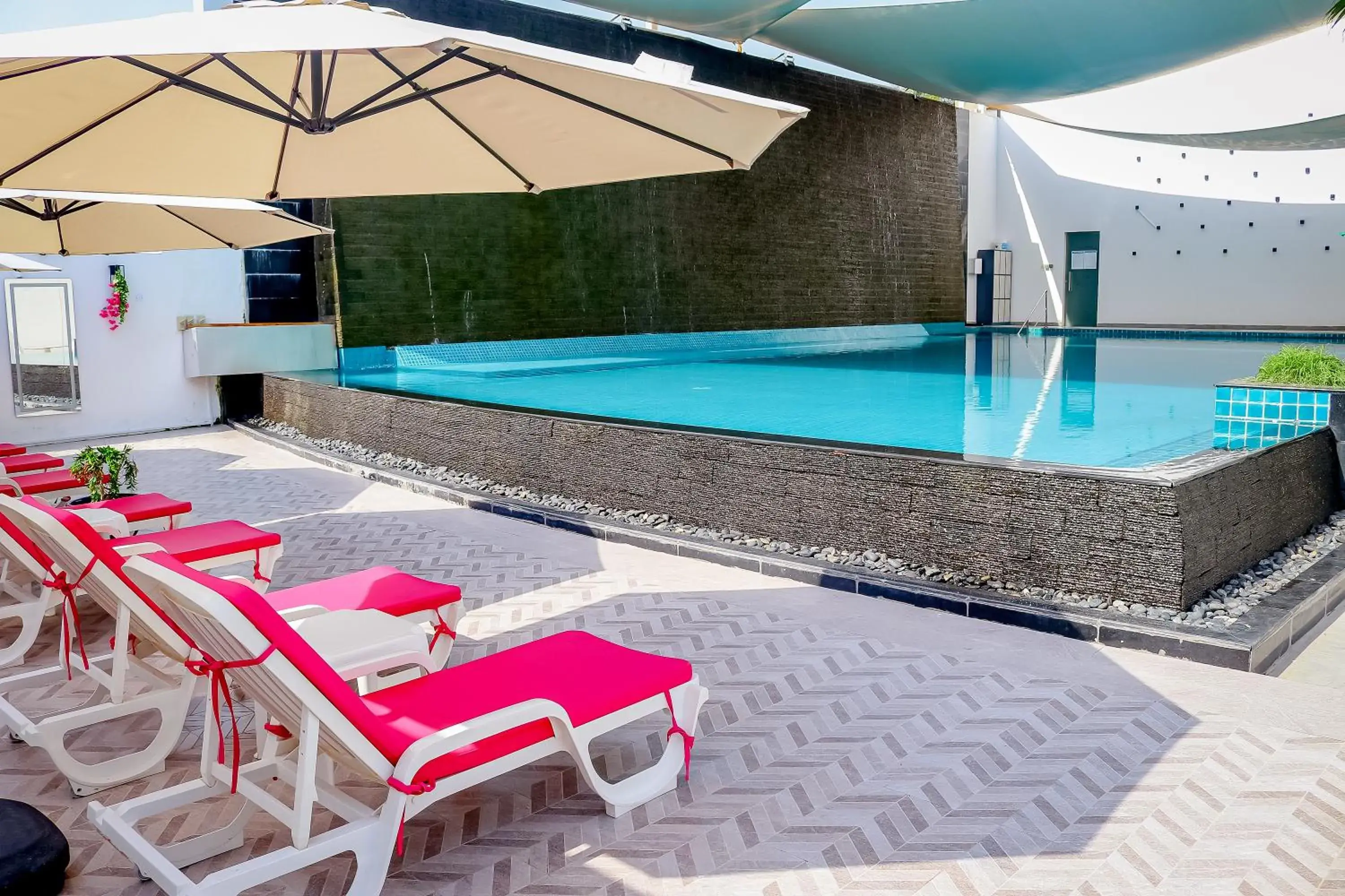 Swimming pool in Lagoona Beach Luxury Resort and Spa Swimming pool in Lagoona Beach Luxury Resort and Spa