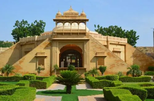 Hotel Heritage Inn A Luxury Retreat in City Center