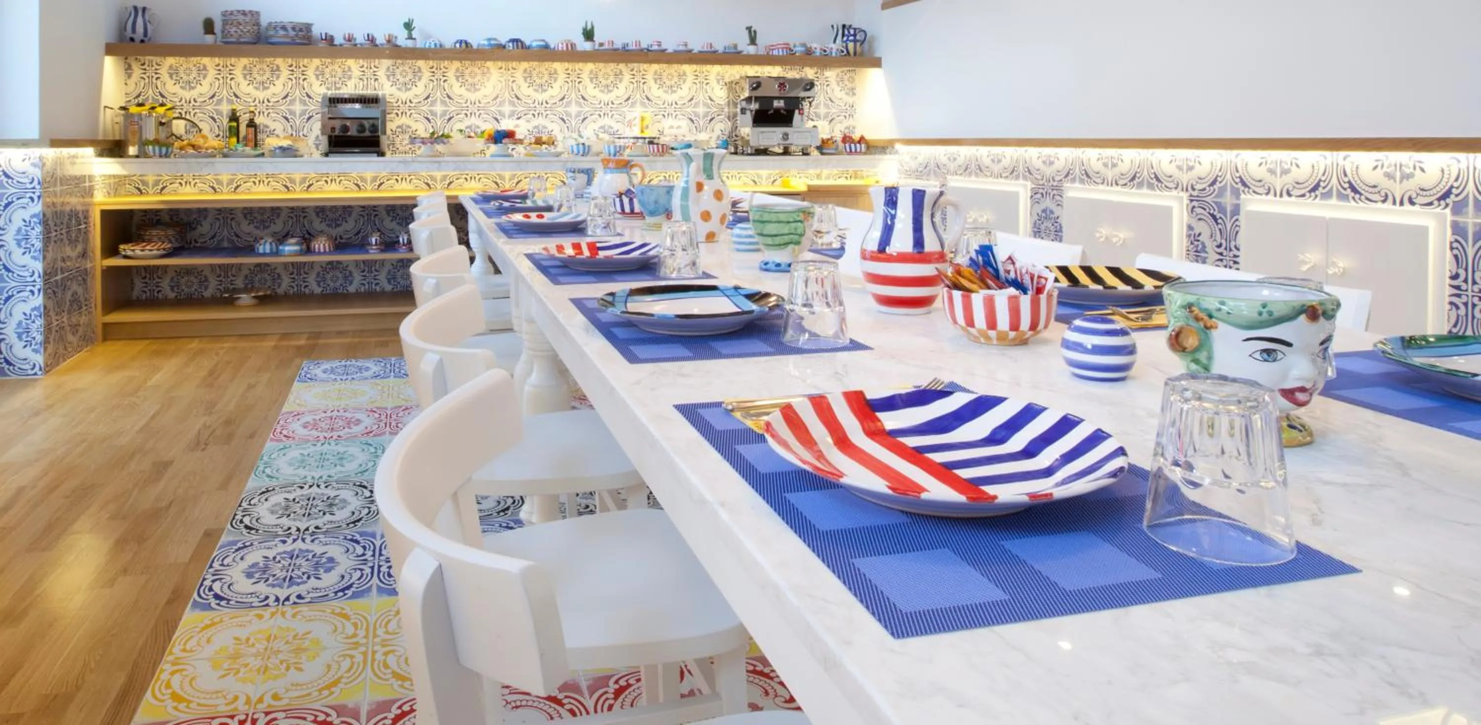 Restaurant/places to eat in Maison Kalea