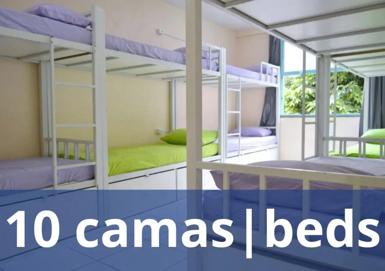 Bed in 10-Bed Mixed Dormitory Room with Shared Bathroom in Solar Hostel Beach Copacabana Bed in 10-Bed Mixed Dormitory Room with Shared Bathroom in Solar Hostel Beach Copacabana