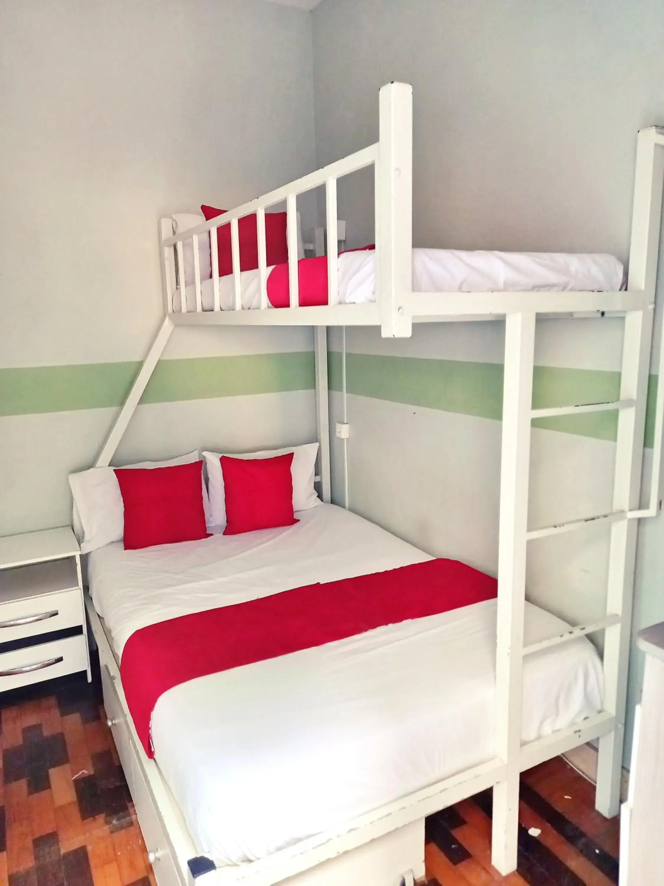 Triple Room with Balcony in Solar Hostel Beach Copacabana Triple Room with Balcony in Solar Hostel Beach Copacabana