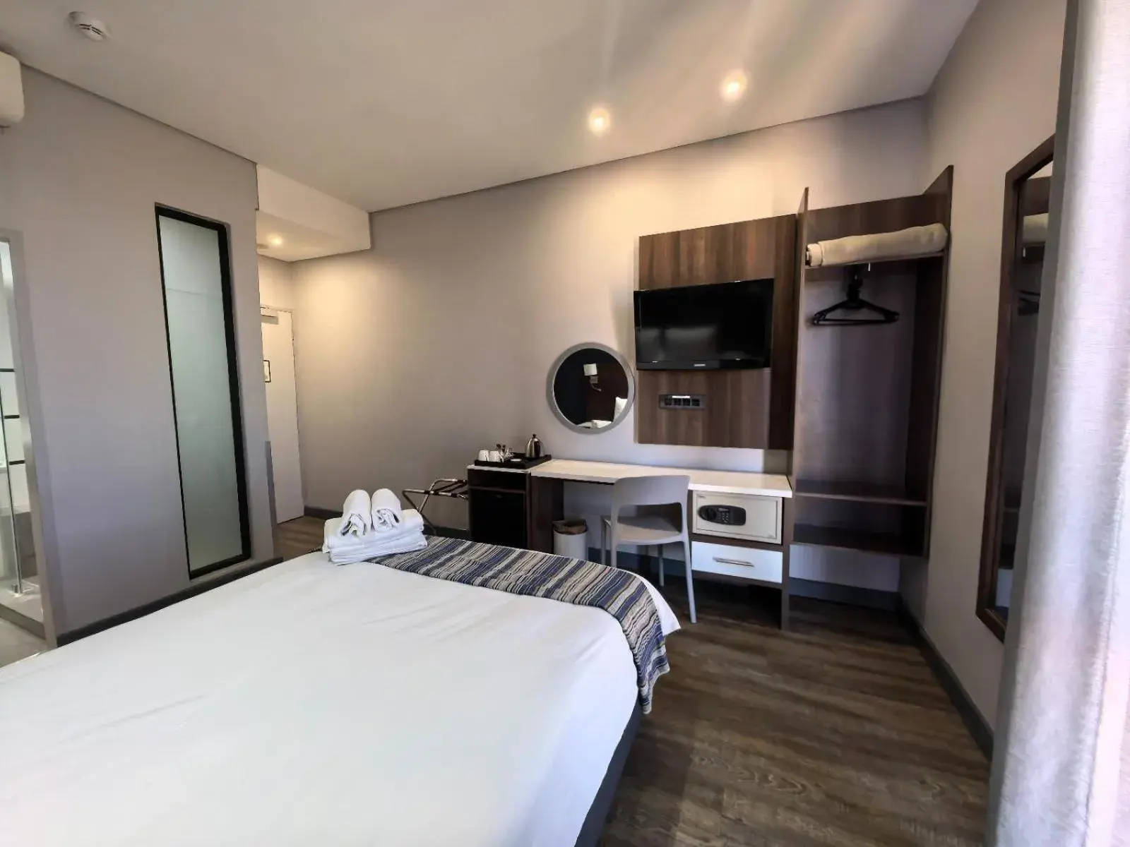 Double Room - single occupancy in Kathu Hotel Double Room - single occupancy in Kathu Hotel