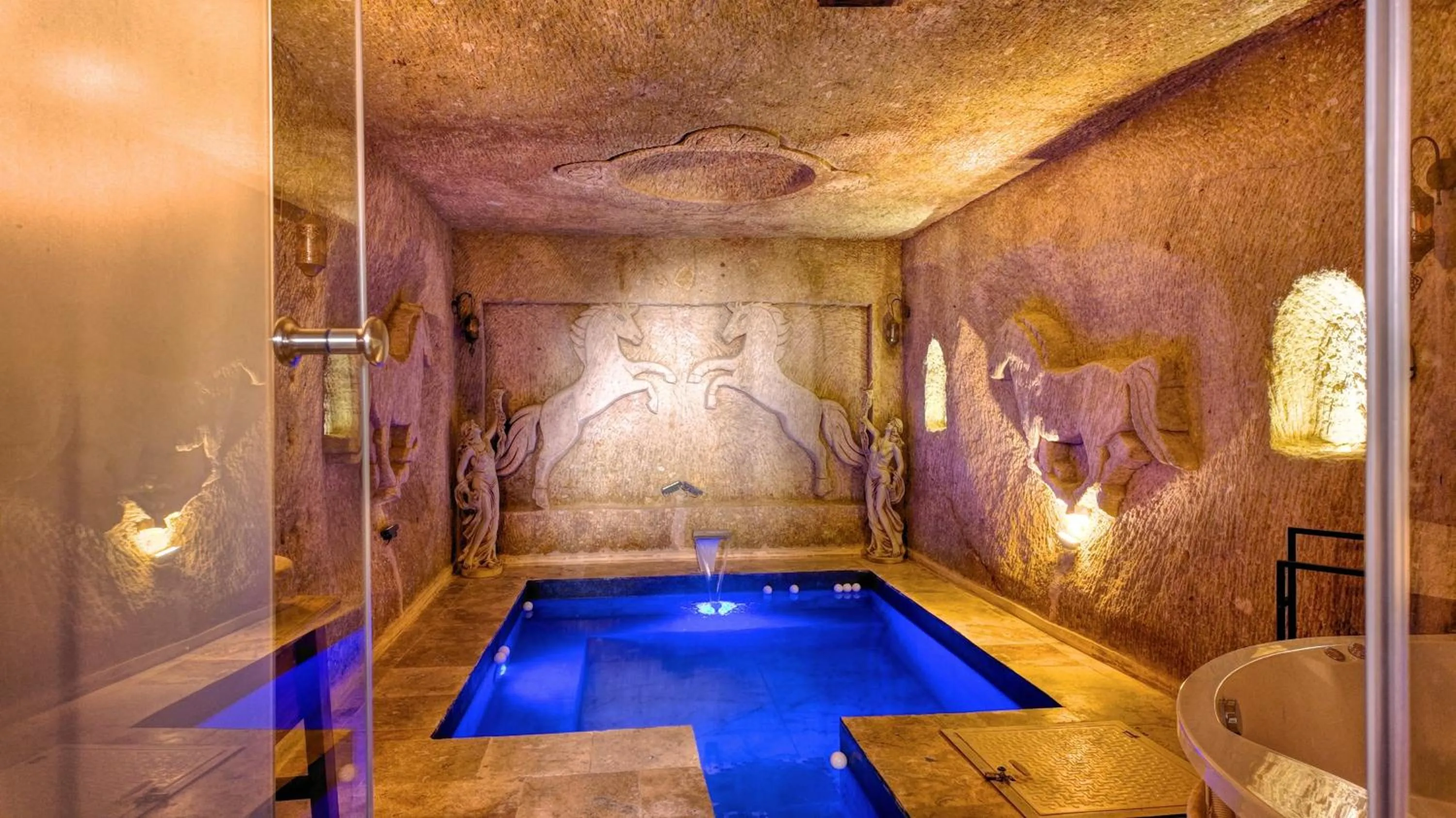 Pool view in Vanessa Cave Hotel