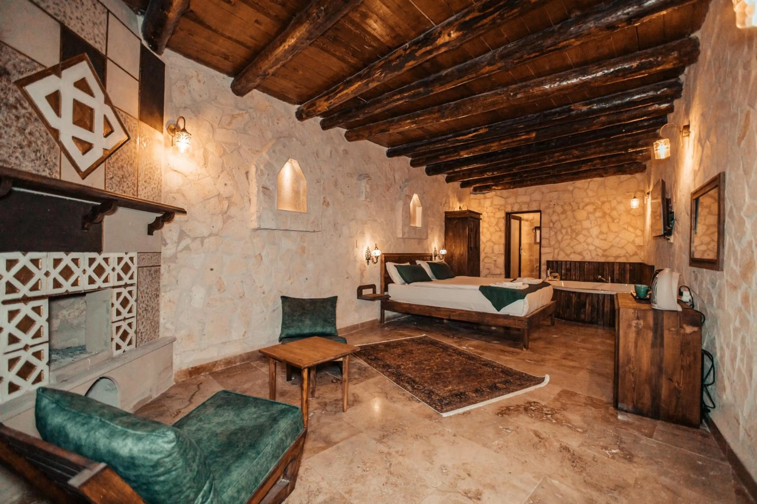 Bedroom, Bed in Vanessa Cave Hotel