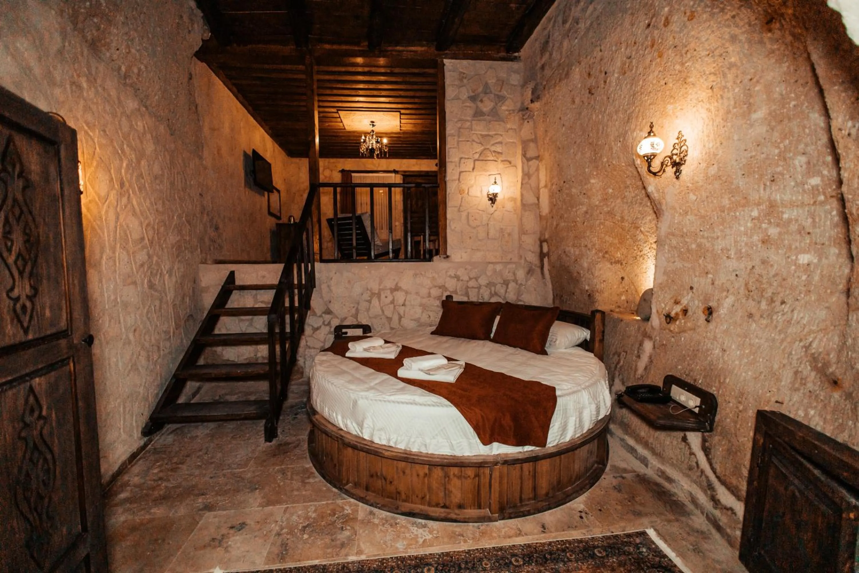 Bedroom, Bed in Vanessa Cave Hotel
