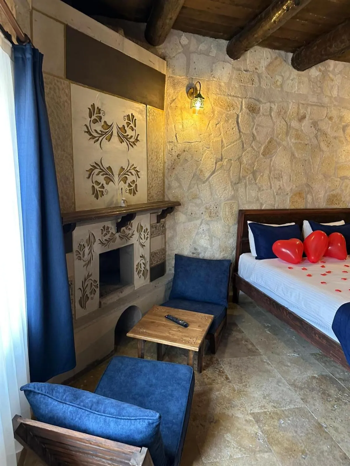 Bedroom, Bed in Vanessa Cave Hotel