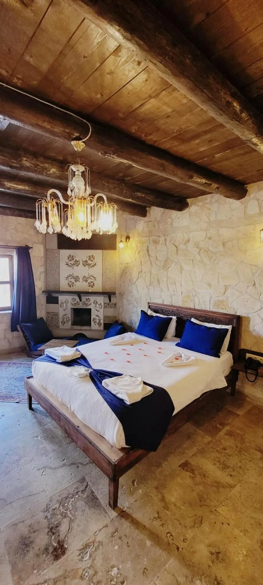 Bed in Vanessa Cave Hotel