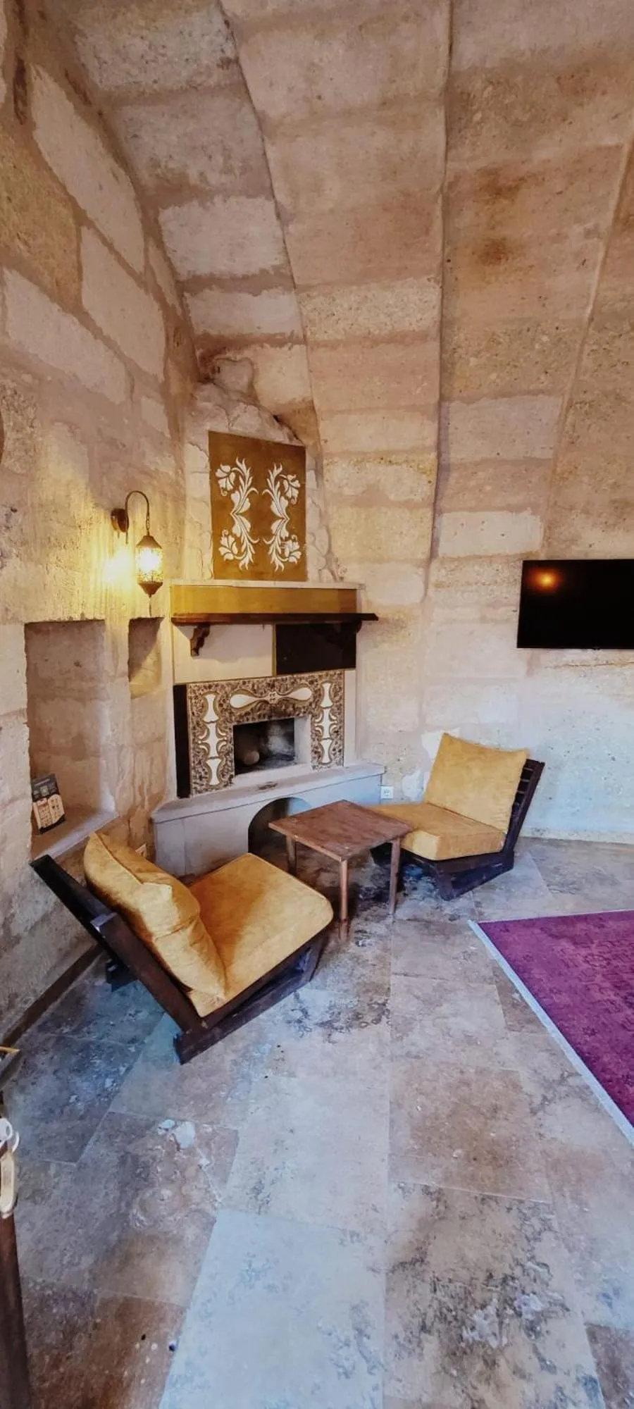 Living room in Vanessa Cave Hotel