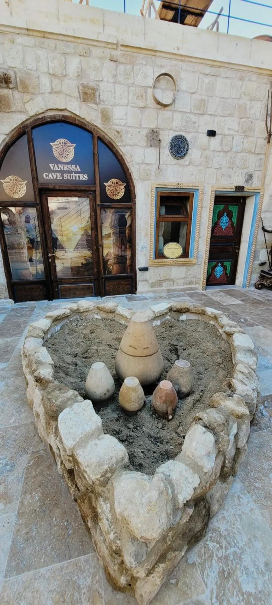 Property building in Vanessa Cave Hotel