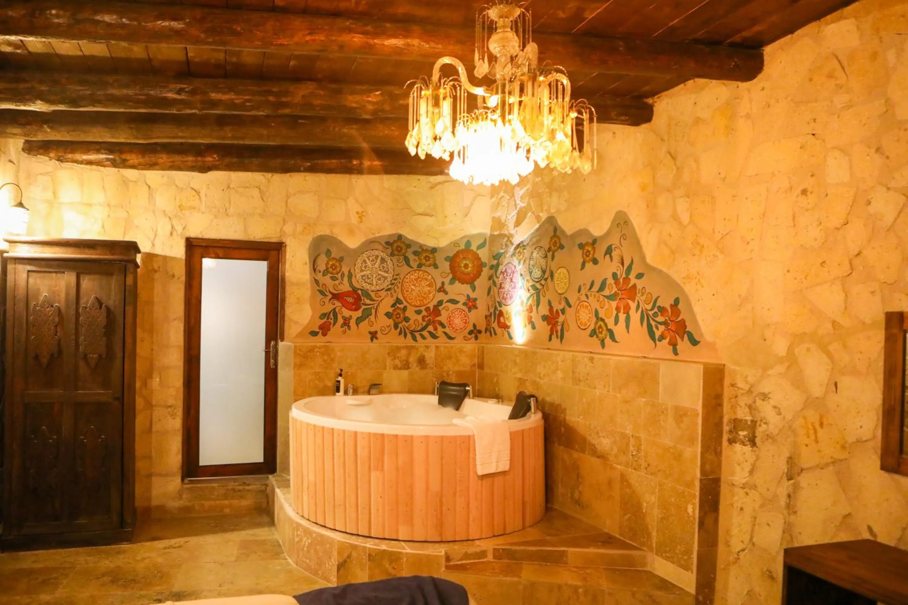 Vanessa Cave Hotel