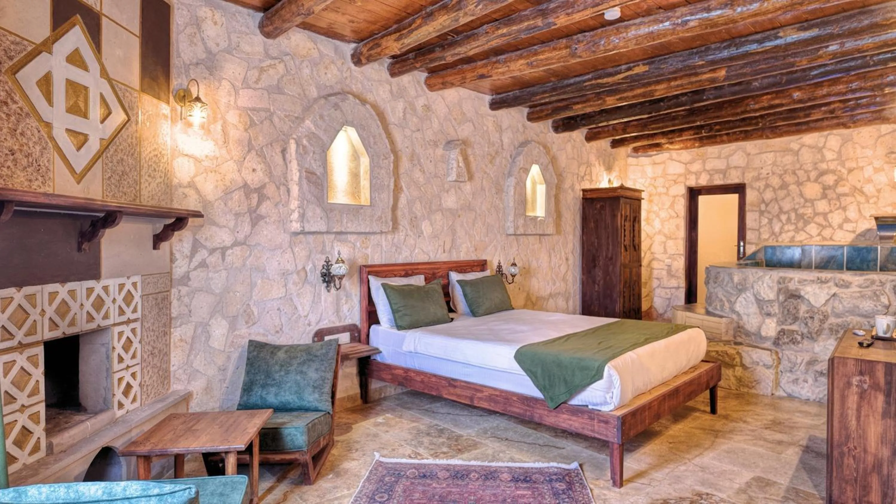Bedroom, Bed in Vanessa Cave Hotel