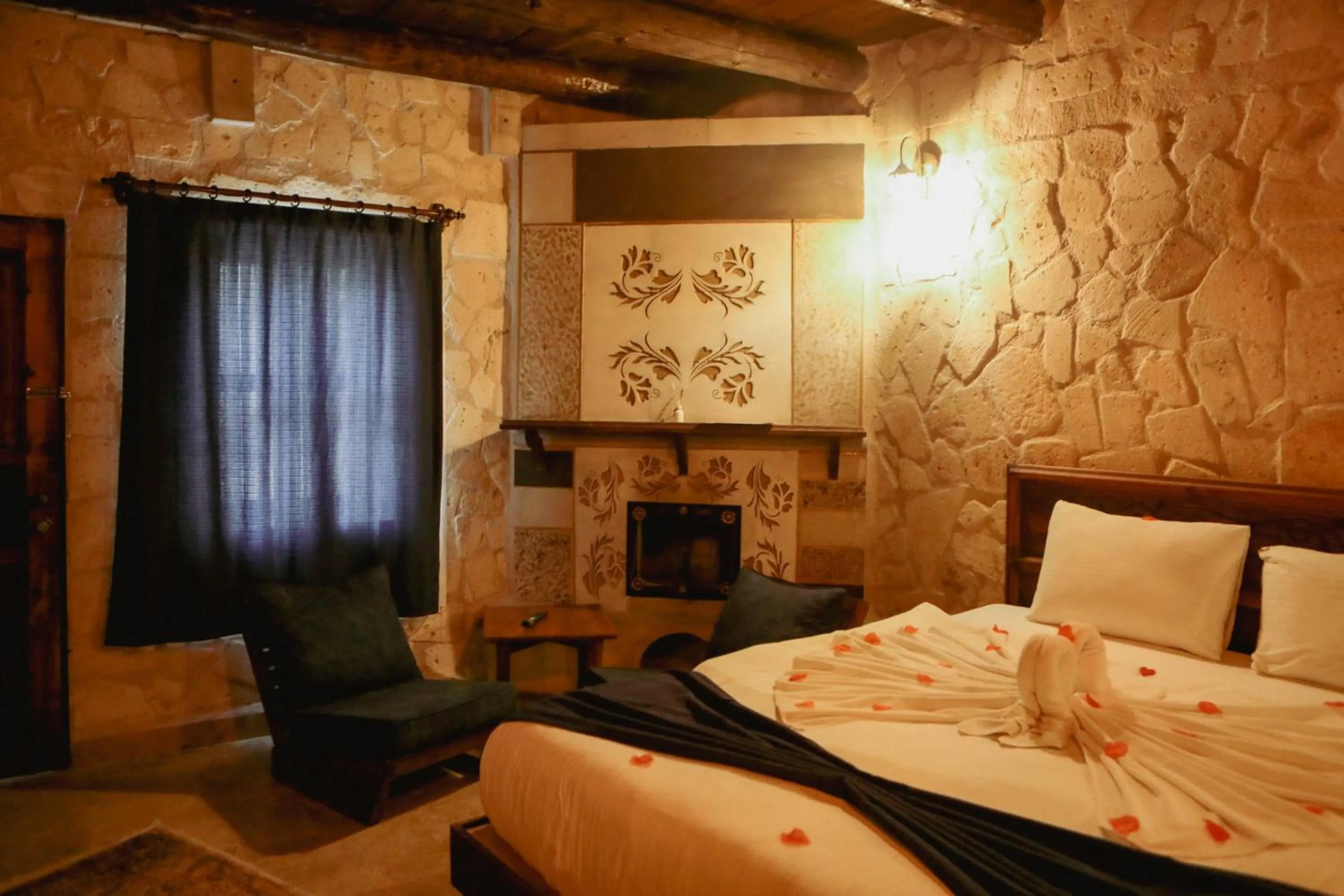 Bed in Vanessa Cave Hotel