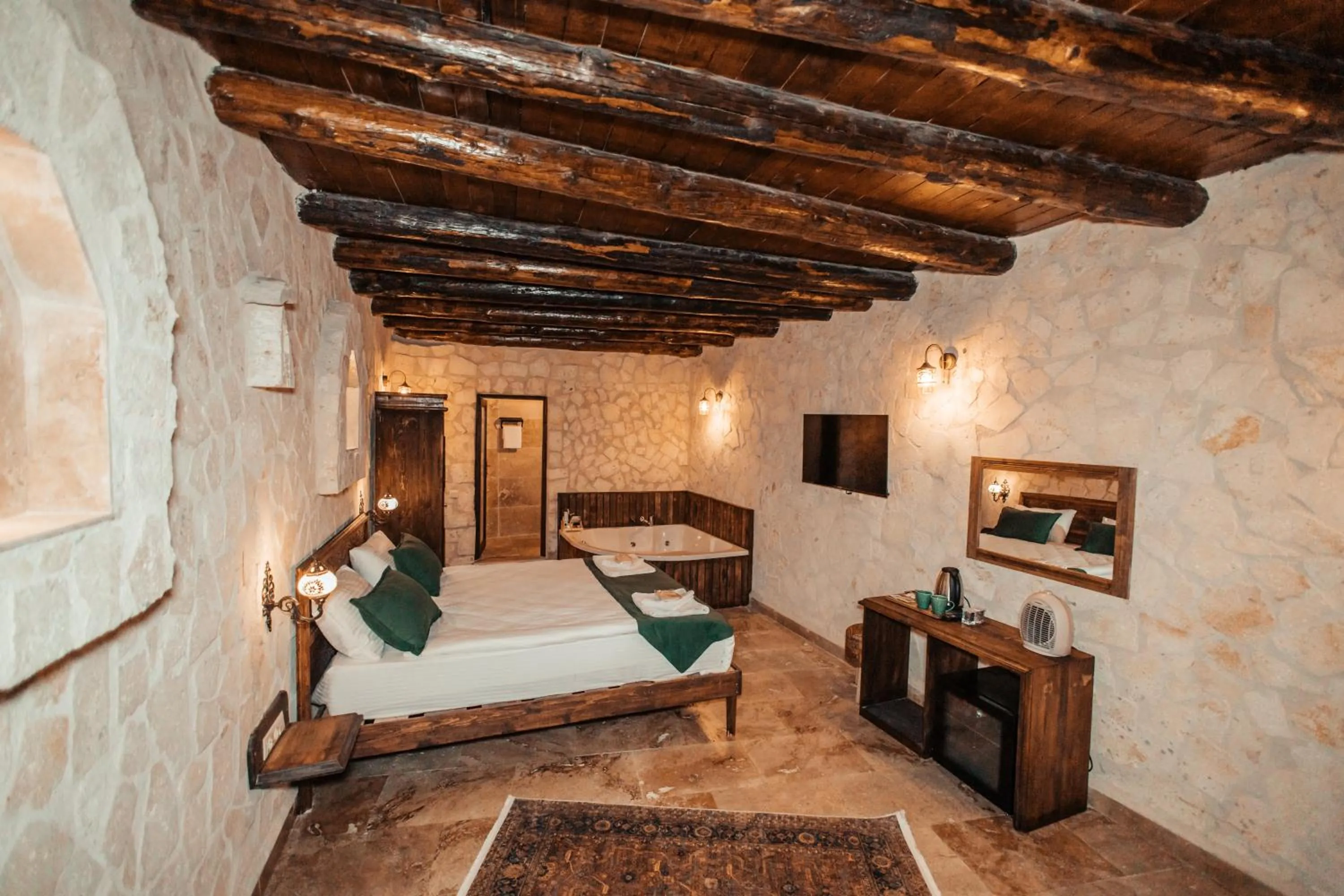 Bedroom, Bed in Vanessa Cave Hotel