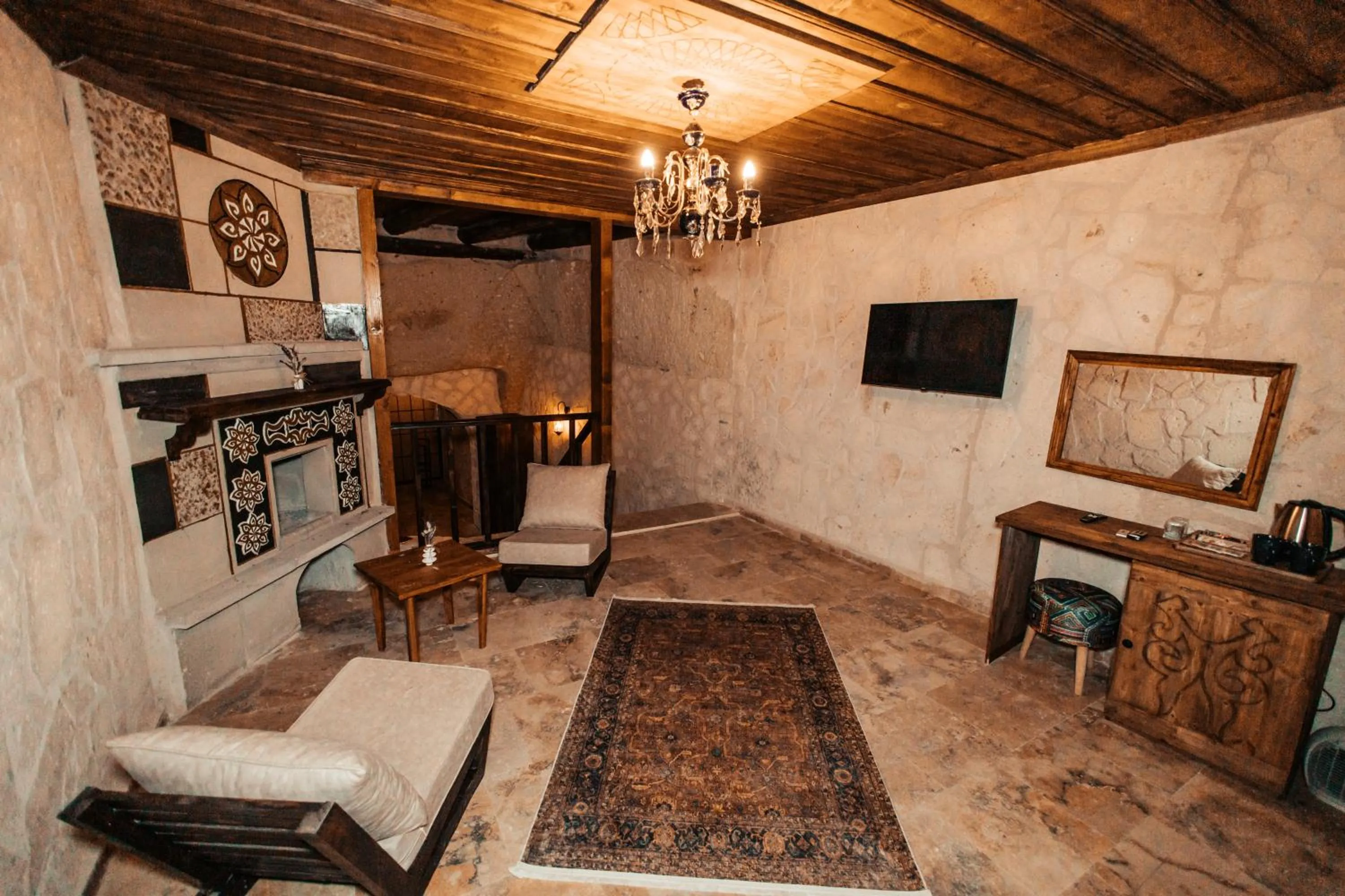 TV and multimedia in Vanessa Cave Hotel