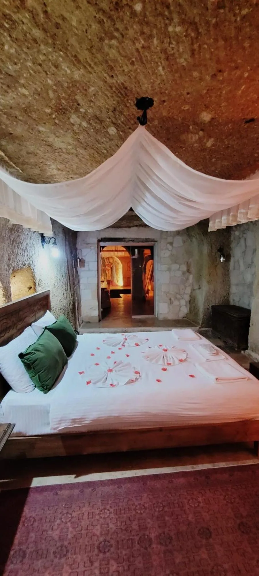 Bed in Vanessa Cave Hotel