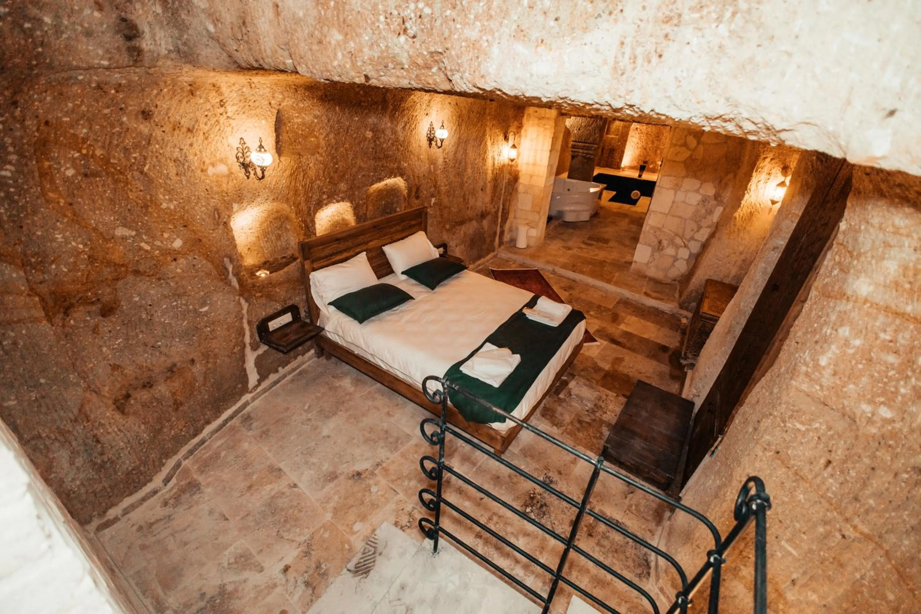 Bedroom, Bed in Vanessa Cave Hotel