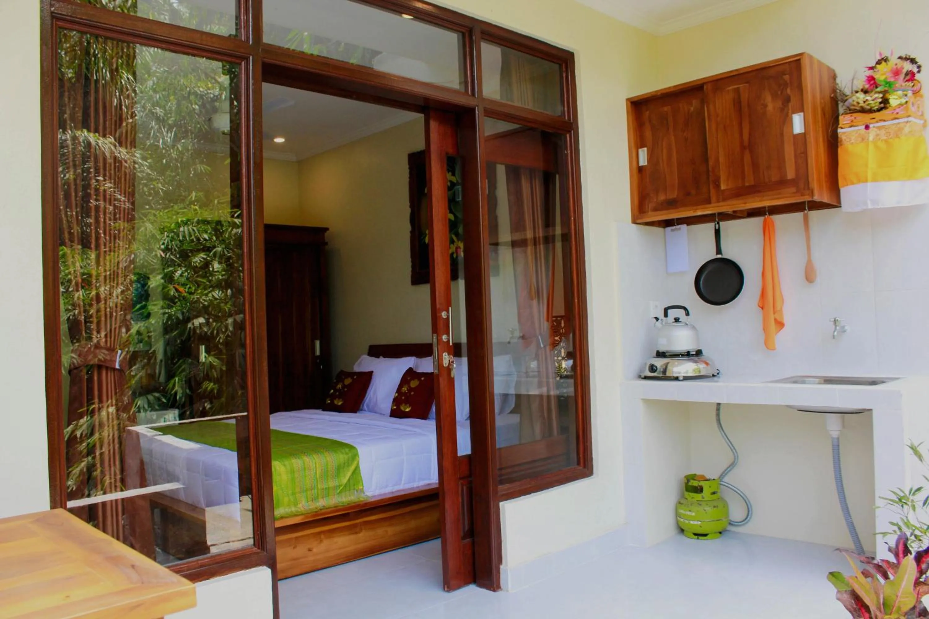 Coffee/tea facilities in Manwarsa Guest House