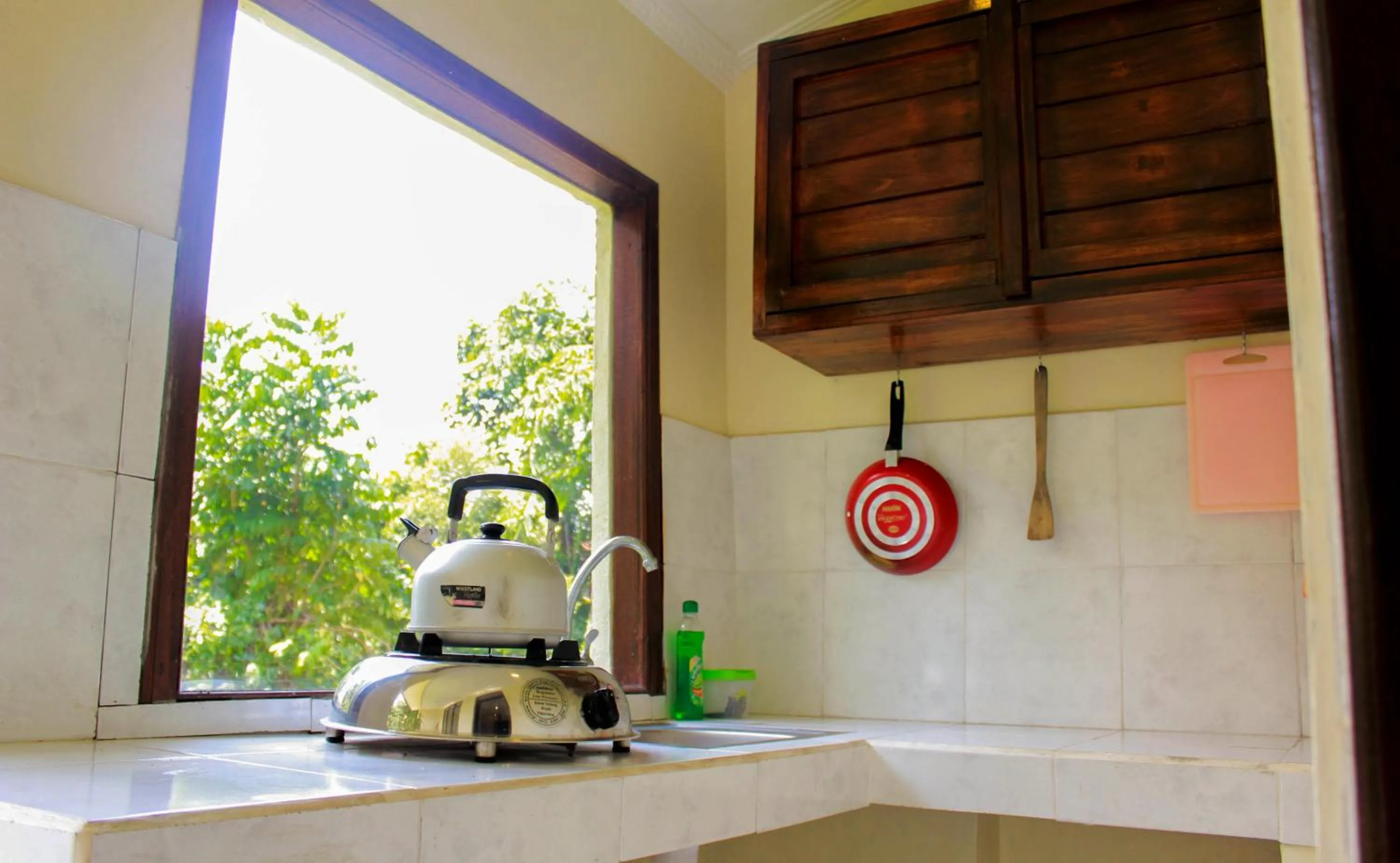 Kitchen or kitchenette in Manwarsa Guest House