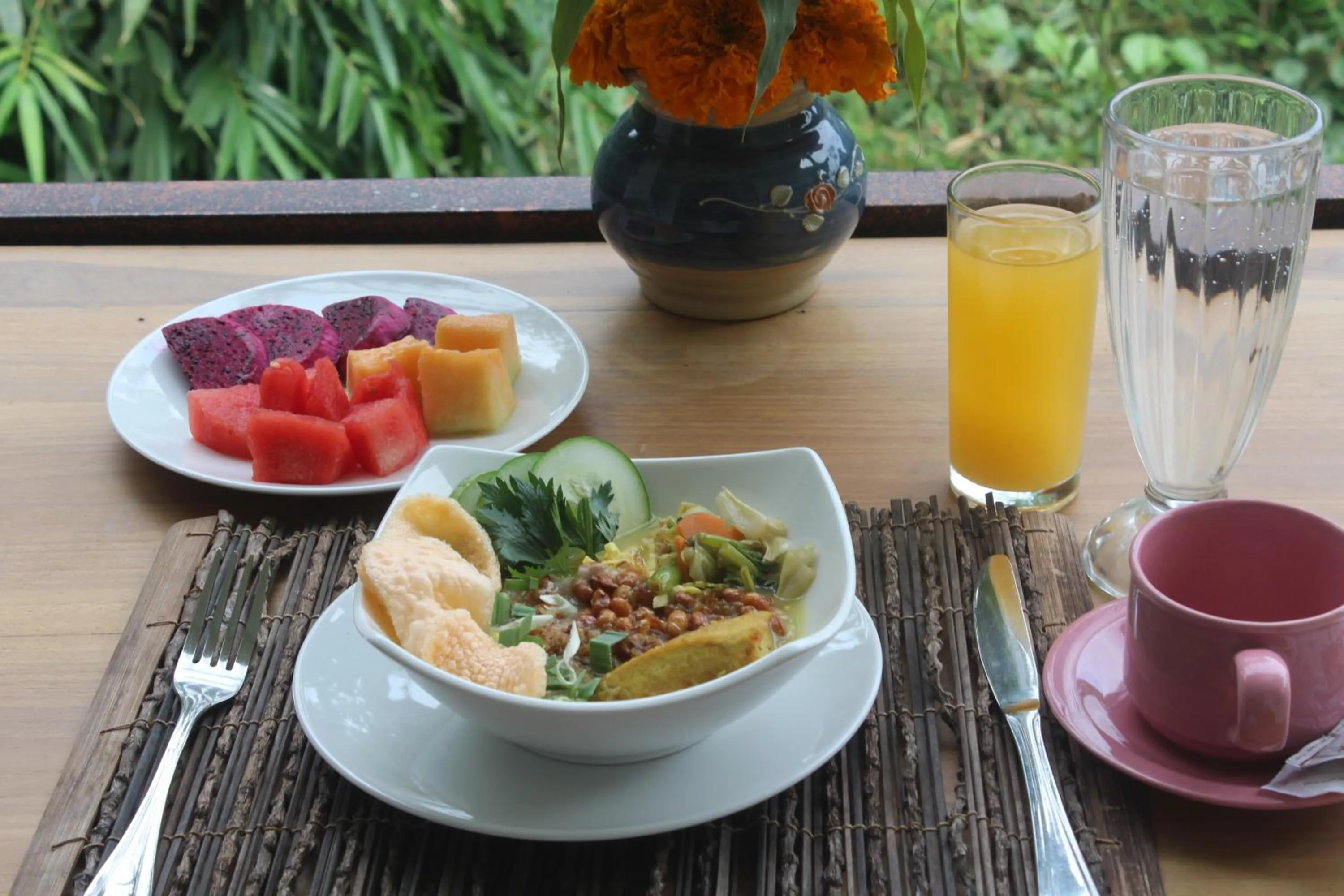 Food and drinks in Manwarsa Guest House