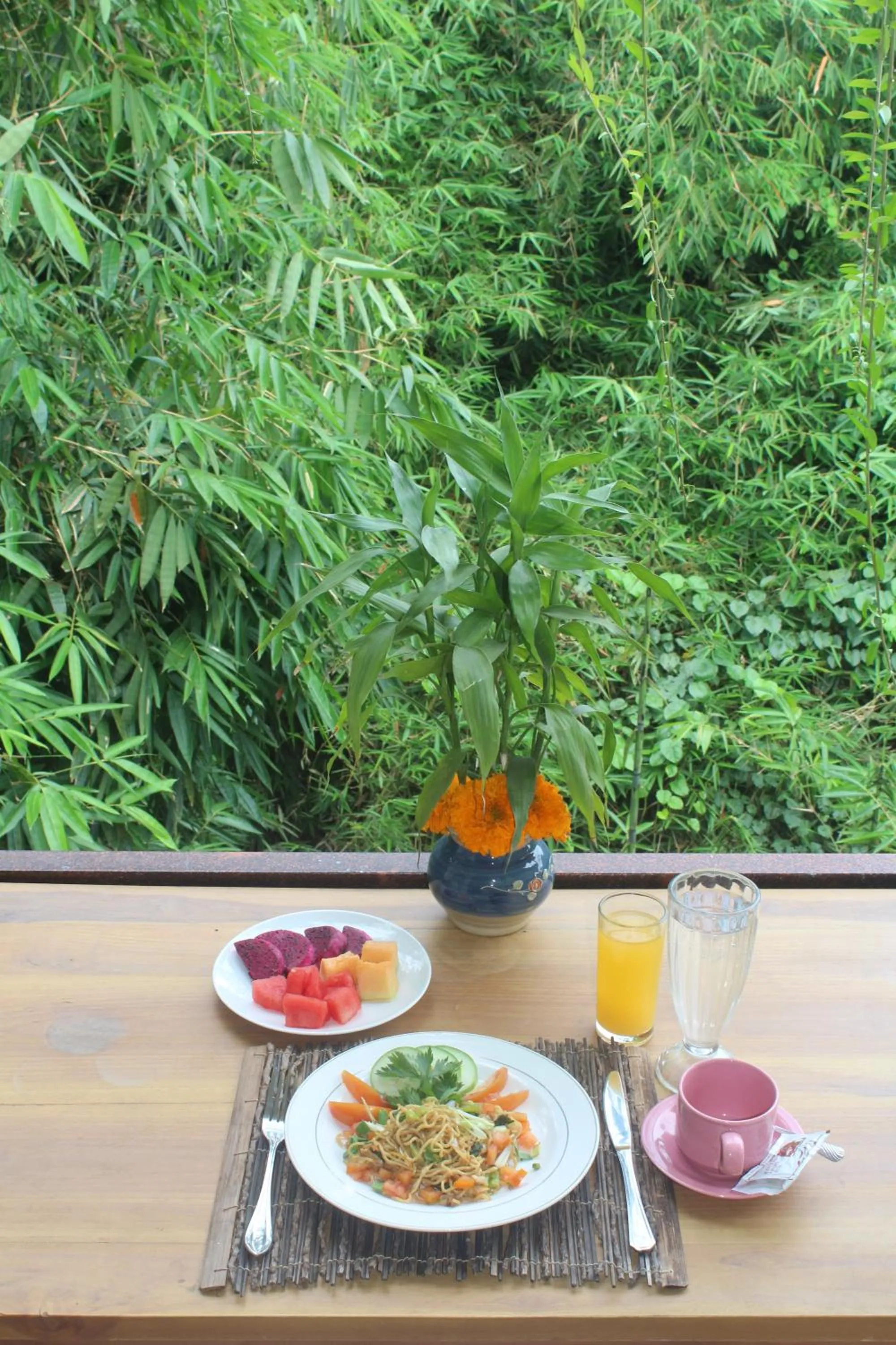Food and drinks in Manwarsa Guest House