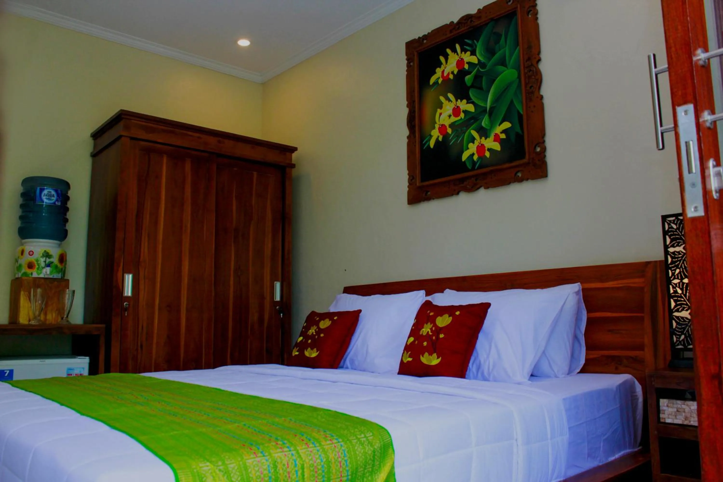 Bedroom, Bed in Manwarsa Guest House