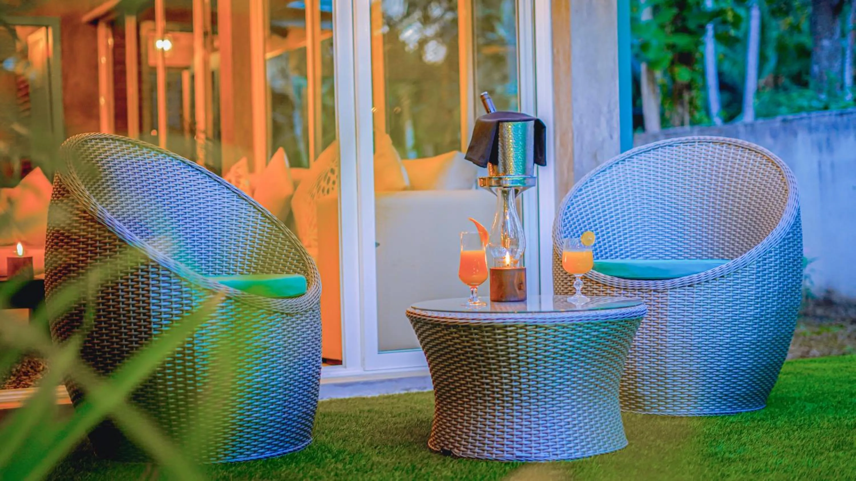 Property building in Villa Blue Monk - Thema Collection