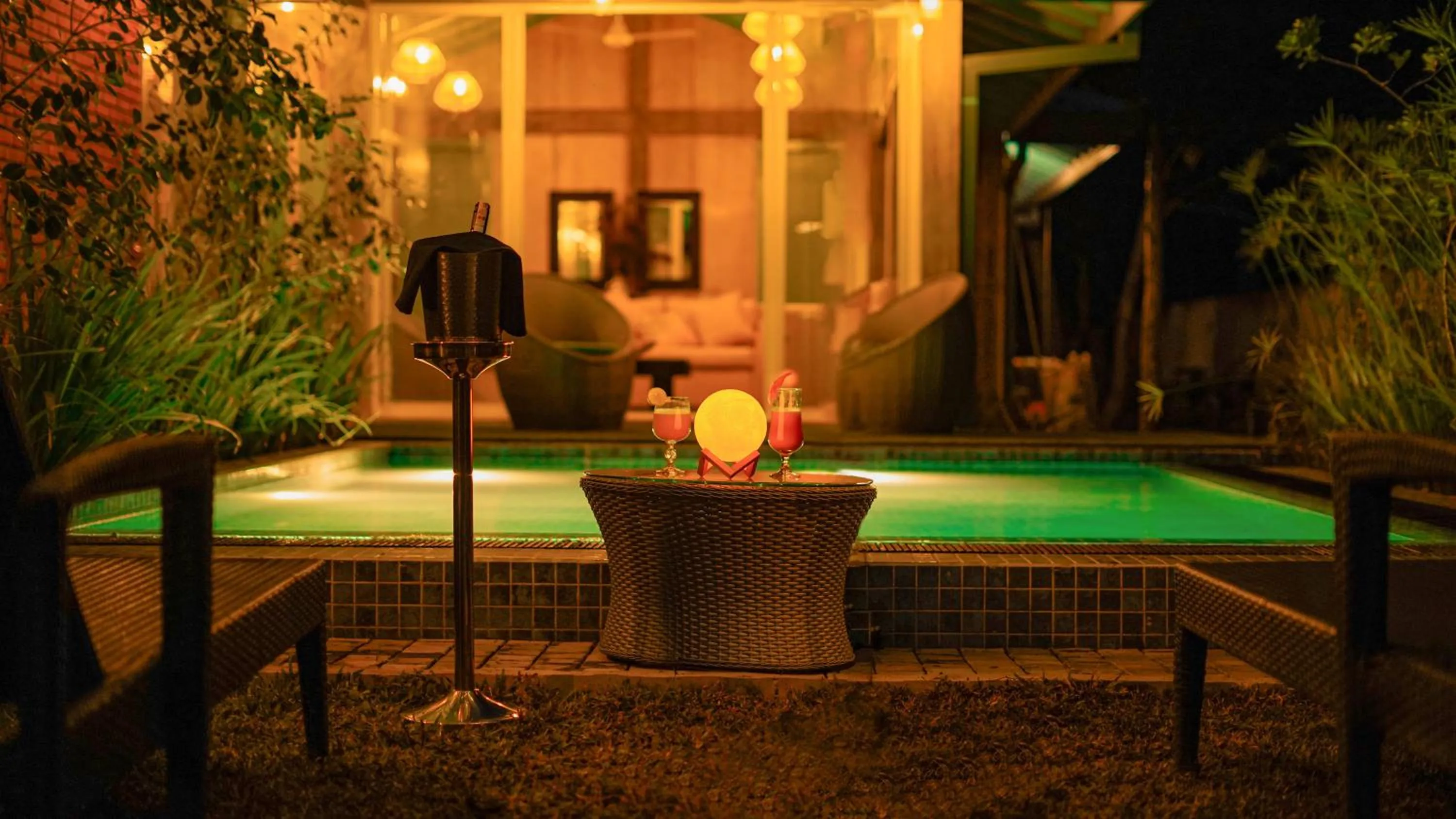 Property building in Villa Blue Monk - Thema Collection