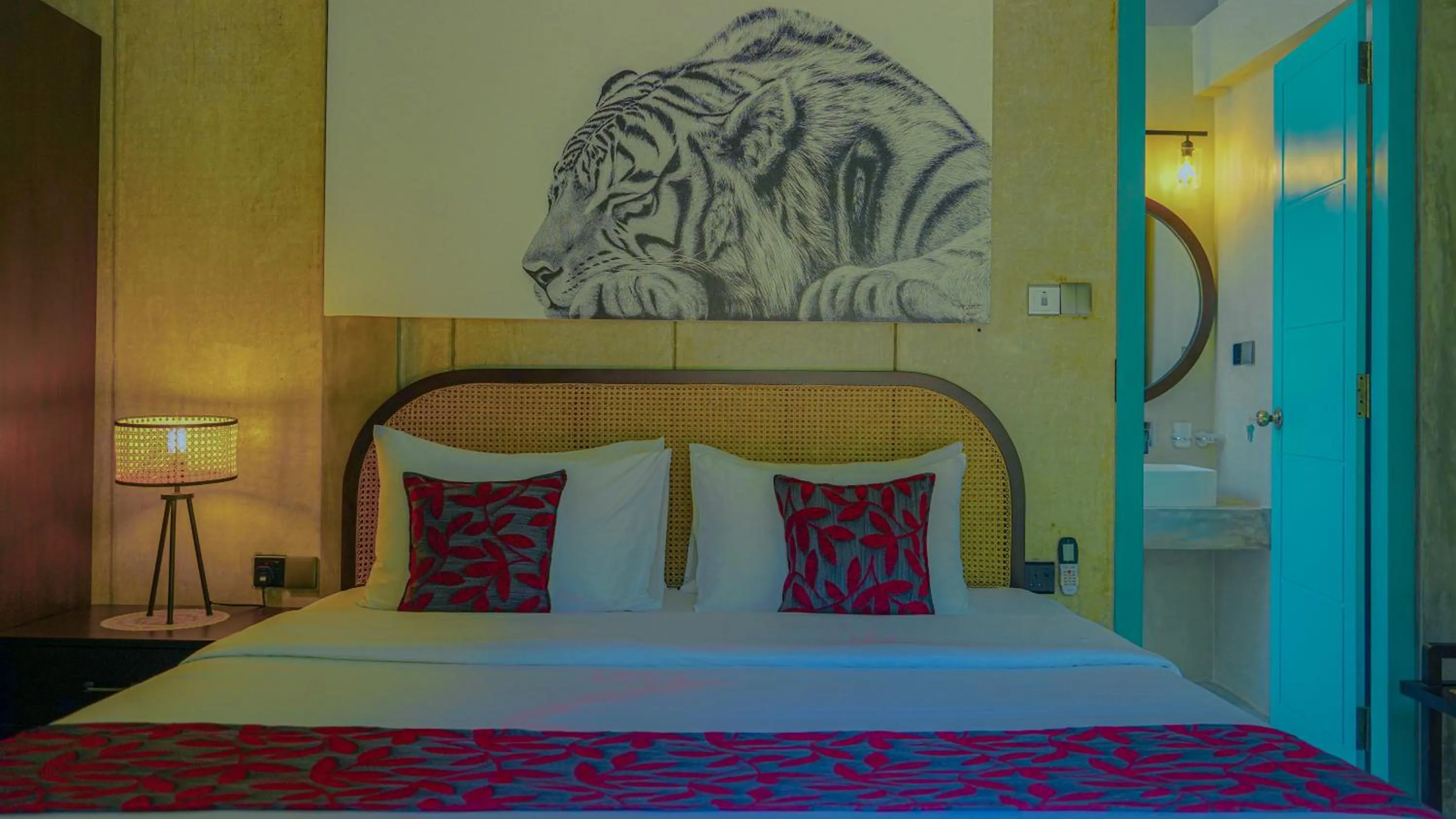 Bedroom, Bed in Villa Blue Monk - Thema Collection