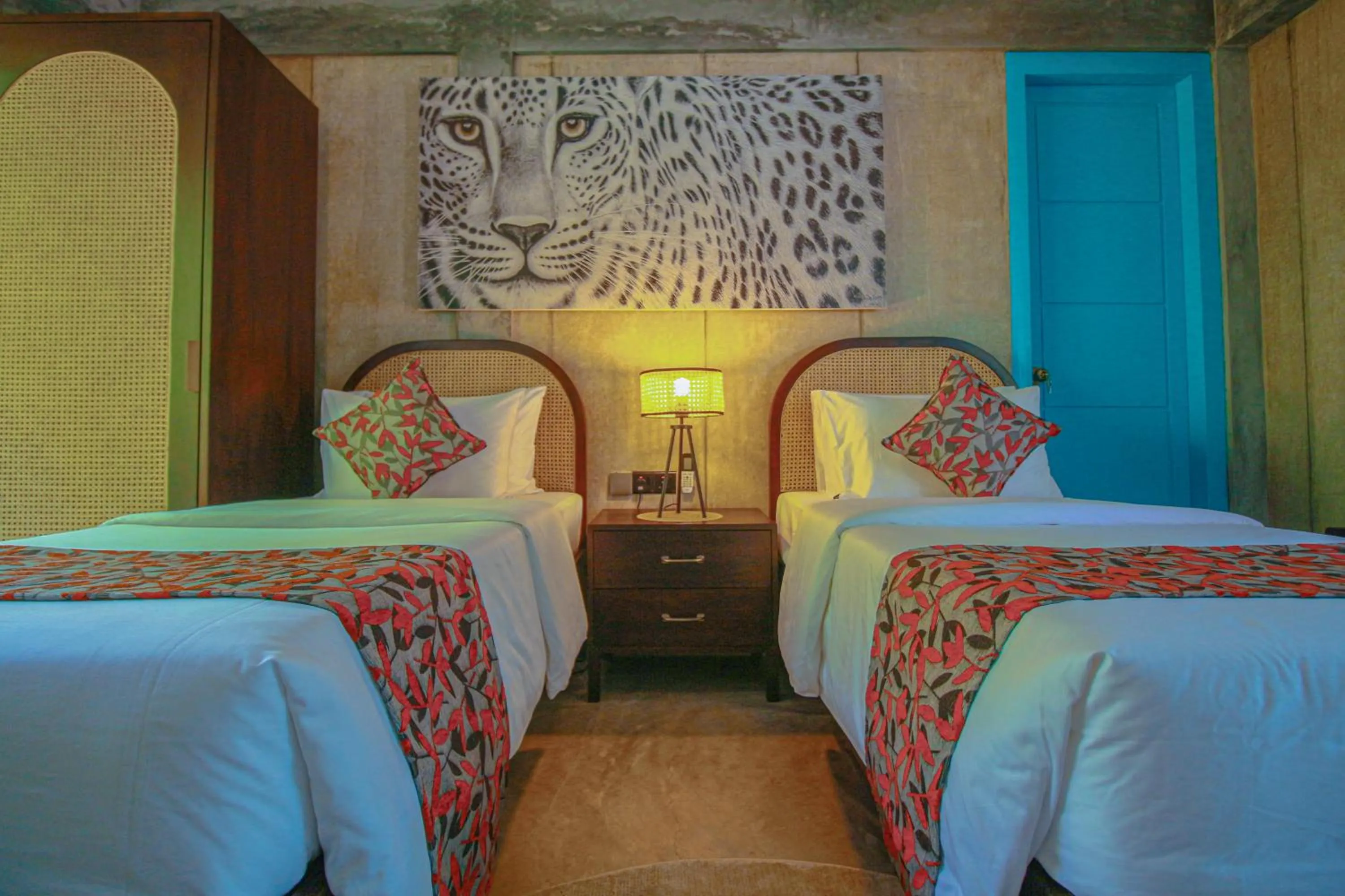 Deluxe Twin Room - single occupancy in Villa Blue Monk - Thema Collection