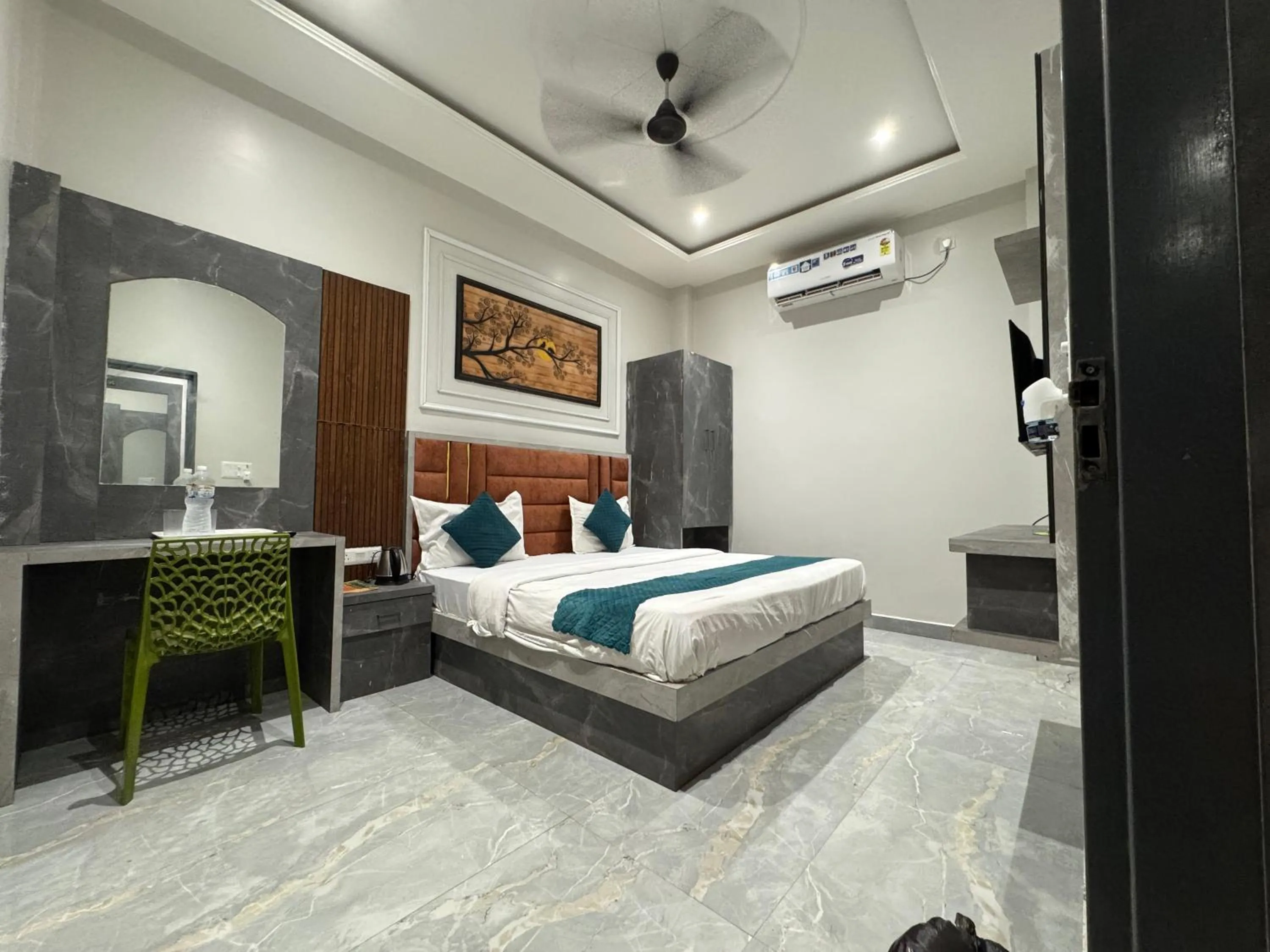 Hotel Vrinda Orchid Inn