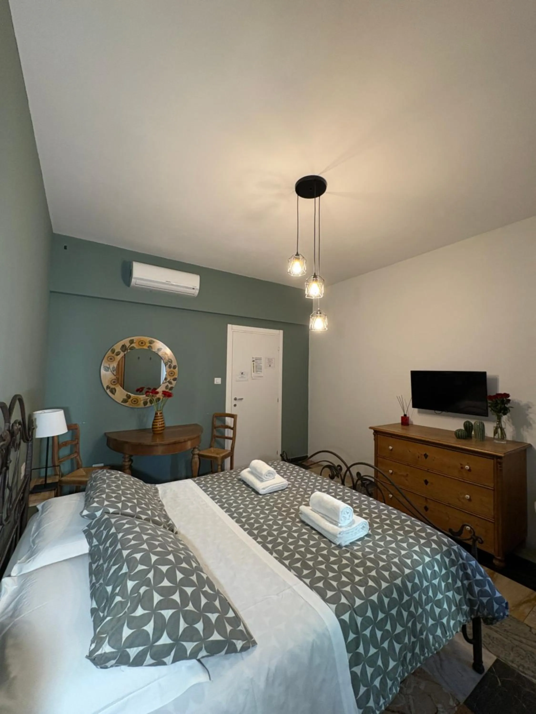Bed in Delle Rose Rooms - Le Arche Verona