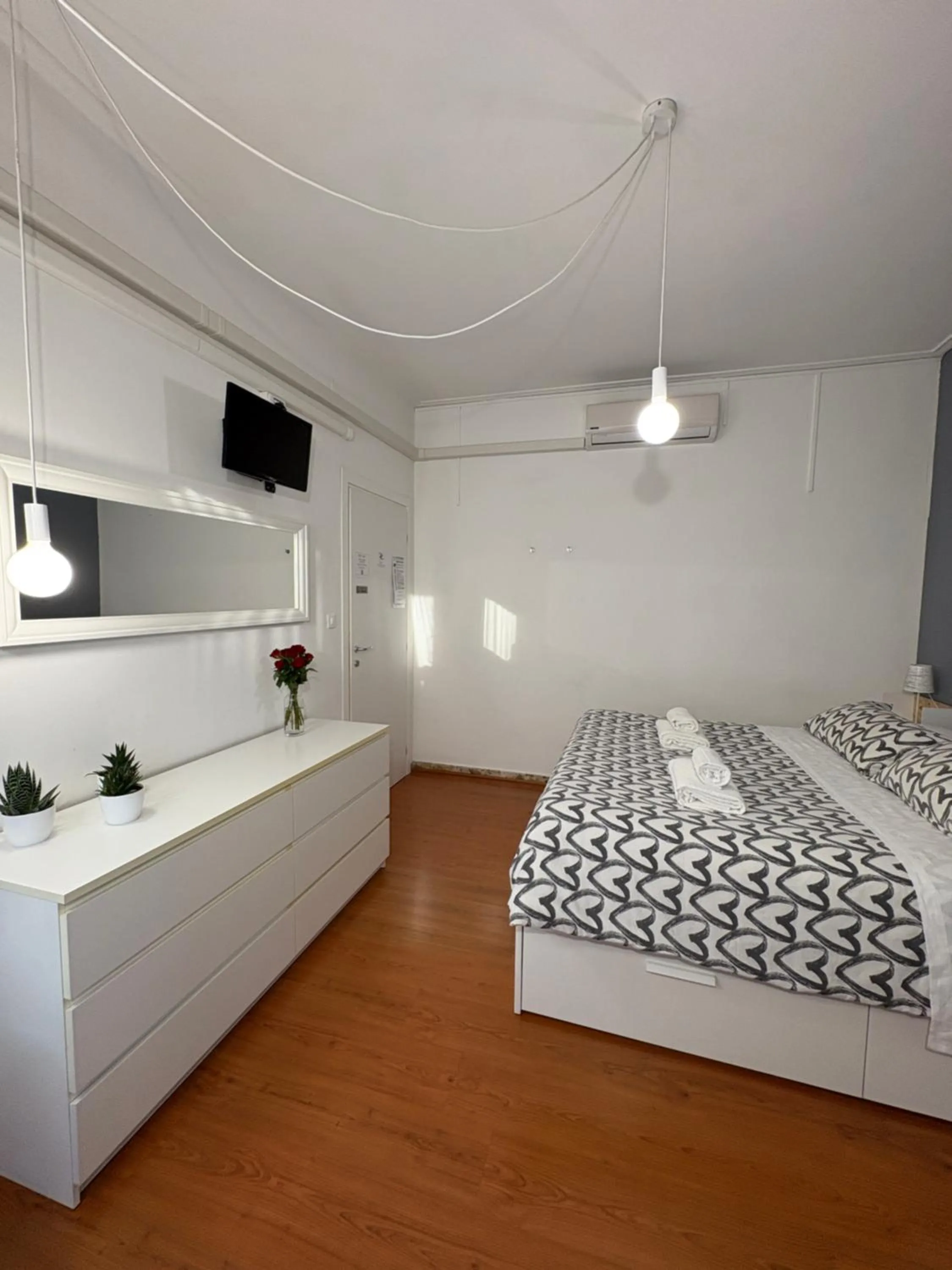 Bed in Delle Rose Rooms - Le Arche Verona