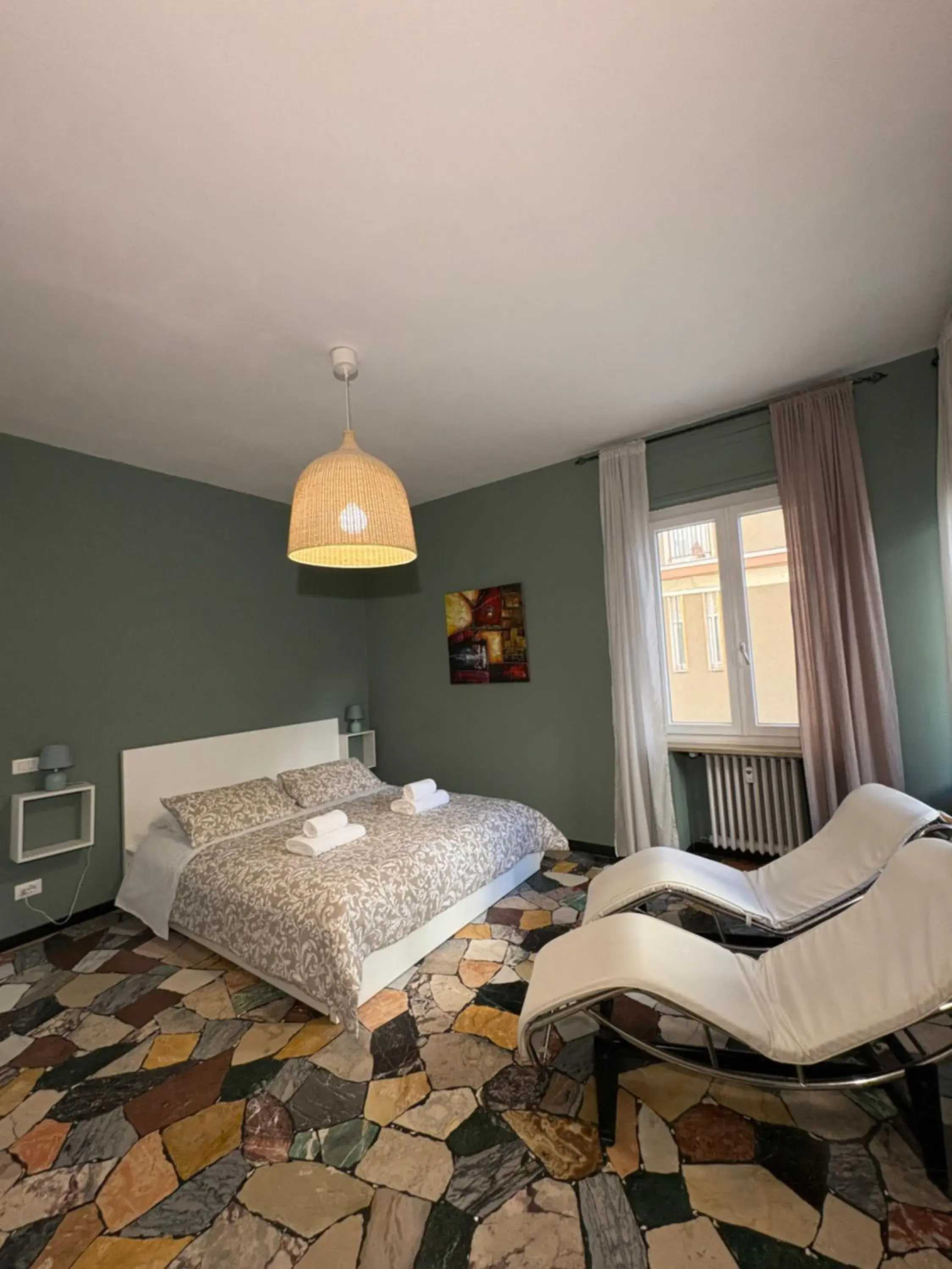 Double Room with Private Bathroom in Delle Rose Rooms - Le Arche Verona Double Room with Private Bathroom in Delle Rose Rooms - Le Arche Verona