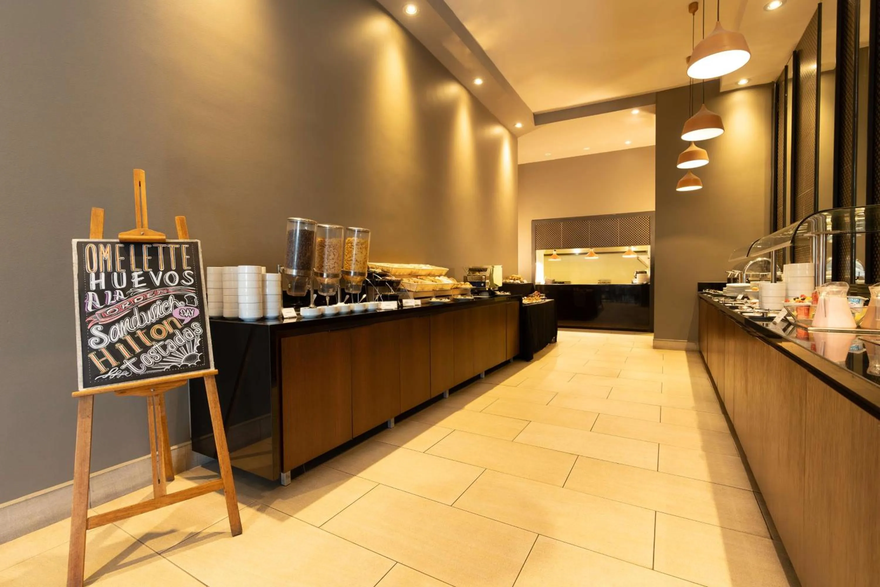 Restaurant/places to eat in Hilton Garden Inn Iquique